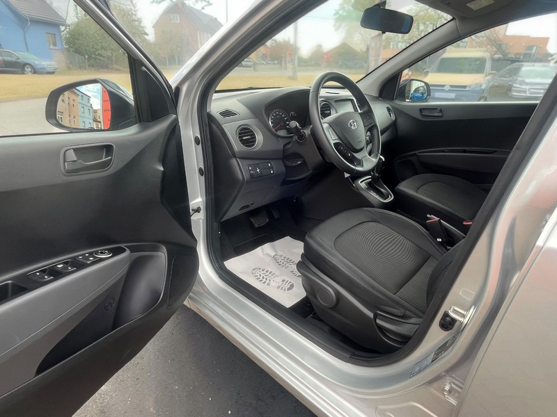 Hyundai i10 YES!Plus*Automatik*Lenk-und Sitzheizung*DAB* — photo 12