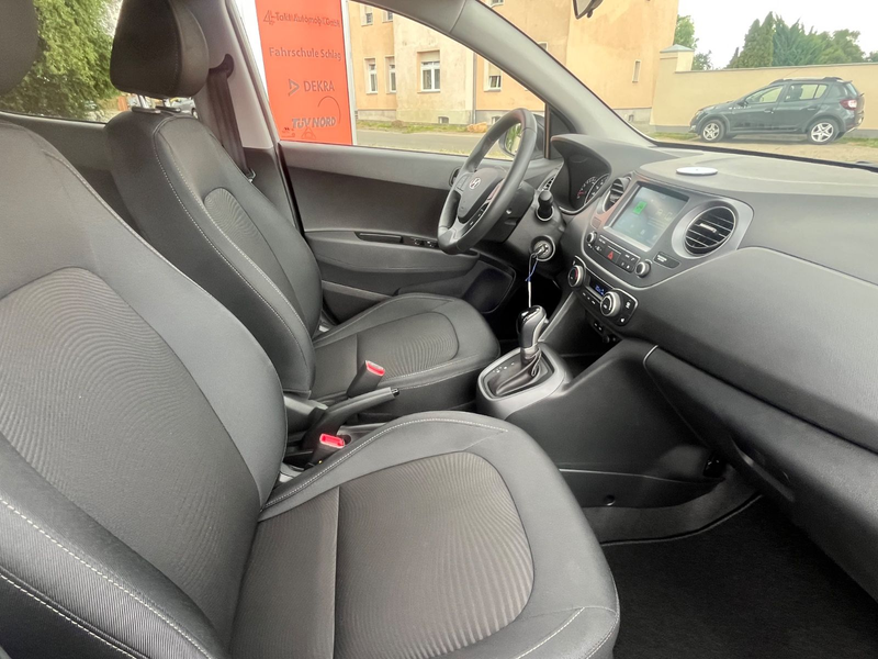 Hyundai i10 YES!Plus*Automatik*Lenk-und Sitzheizung*DAB* — photo 32