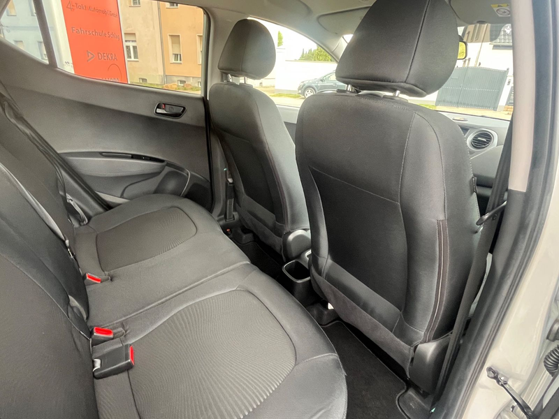 Hyundai i10 YES!Plus*Automatik*Lenk-und Sitzheizung*DAB* — photo 26