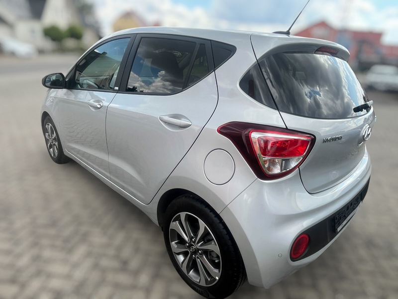 Hyundai i10 YES!Plus*Automatik*Lenk-und Sitzheizung*DAB* — photo 6