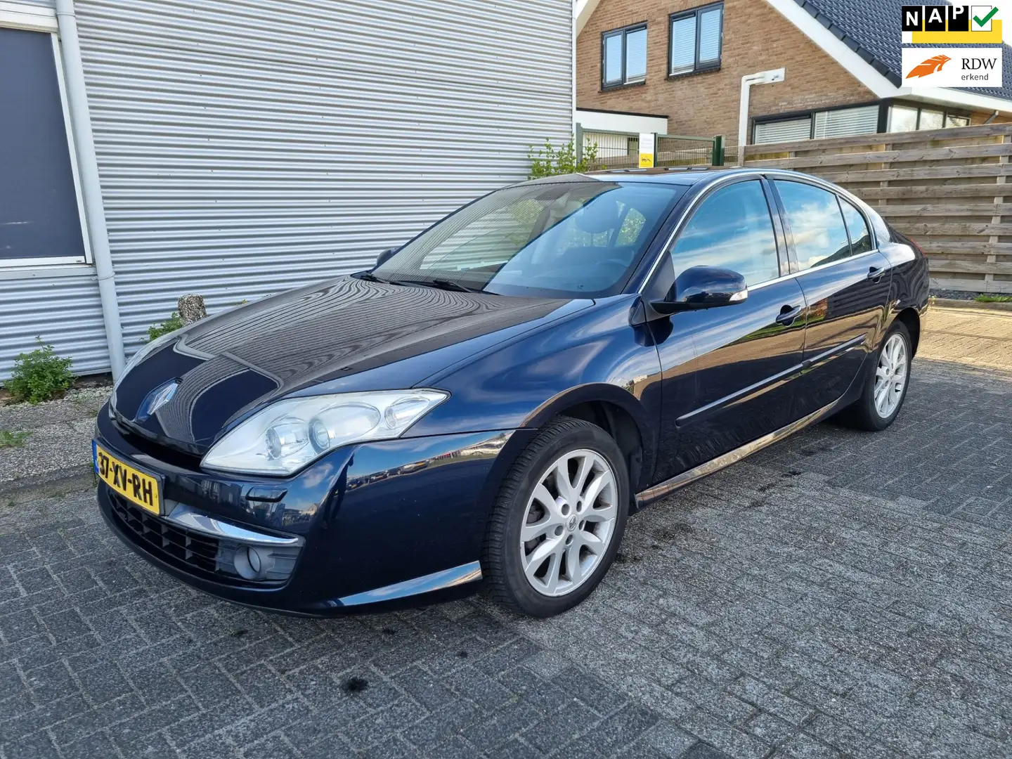 Renault Laguna 2.0 16V Dynamique NAV.+ Clima Bj:2007 NAP! Modrá - 1