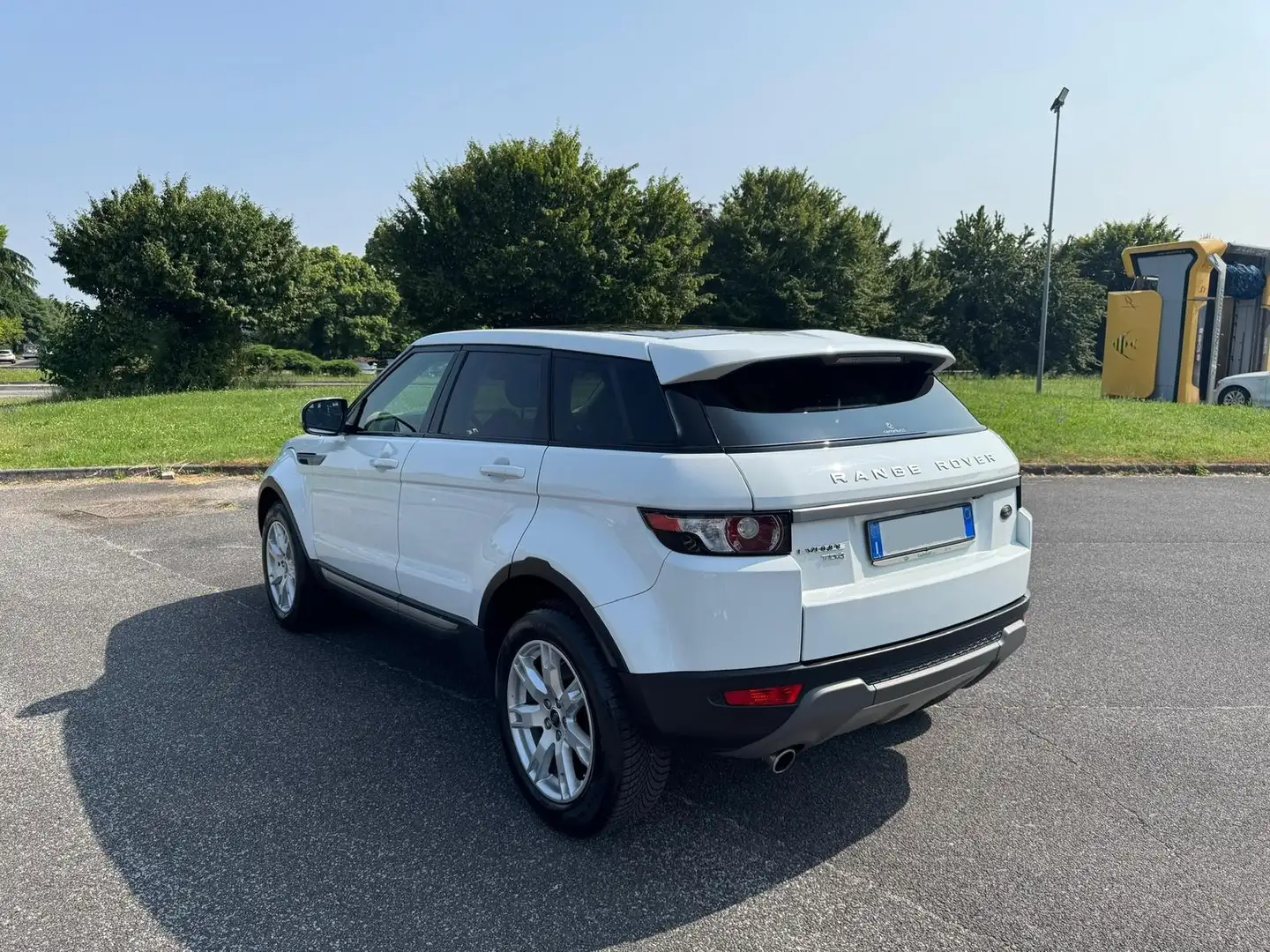 Land Rover Range Rover Evoque 5p 2.2 td4 Prestige 150cv AUTOMATICA - 2