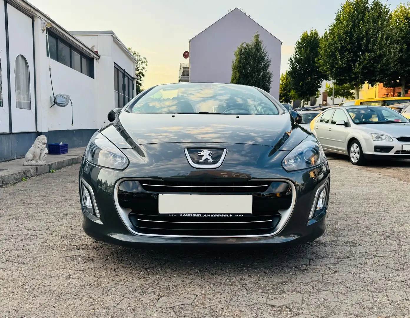 Peugeot 308 CC Active Automatik Xenon Tempomat PDC Grau - 2