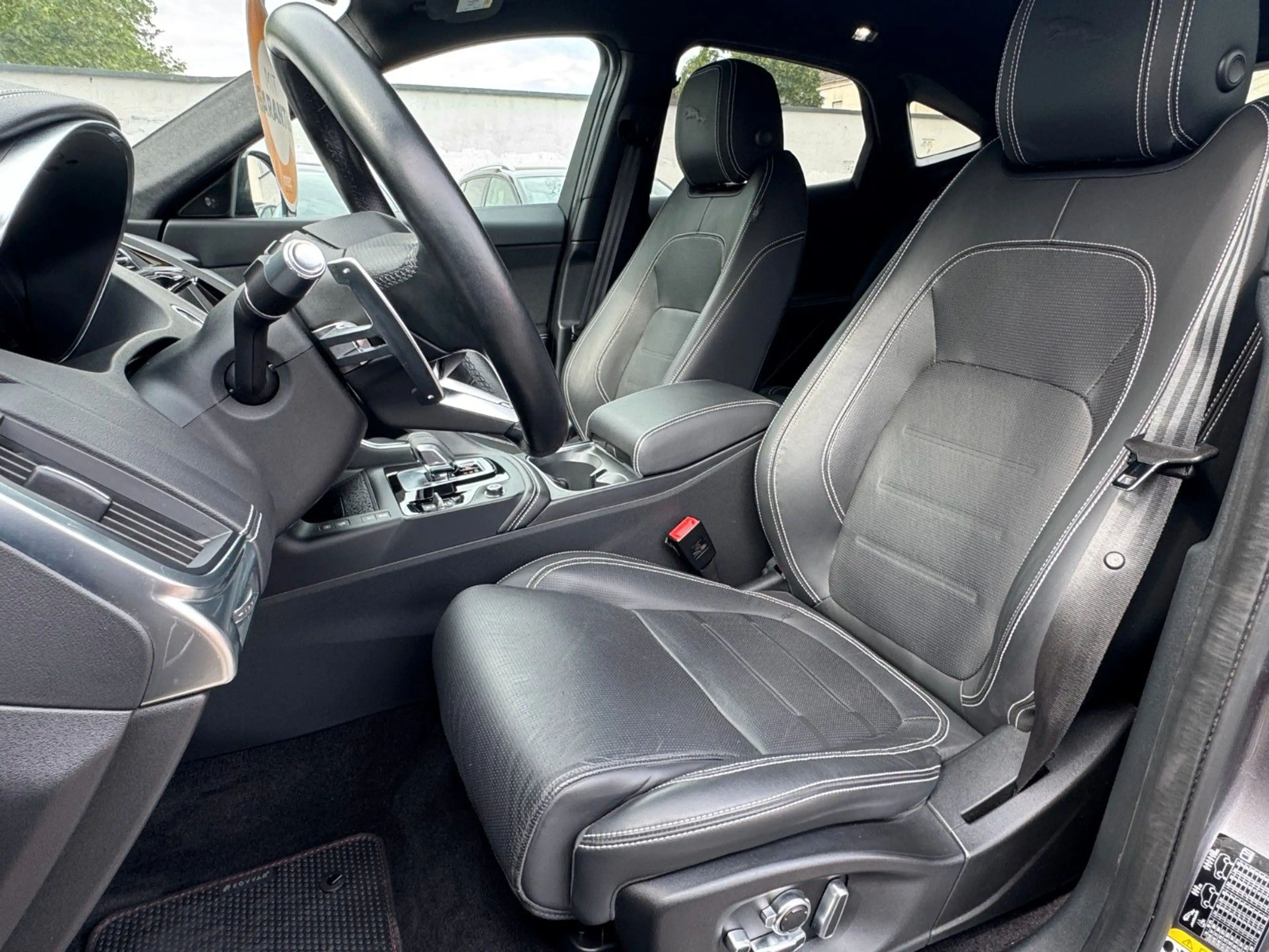 Jaguar E-Pace R-DYNAMIC P300e AWD*BlackPack*HuD*Keyless — photo 13