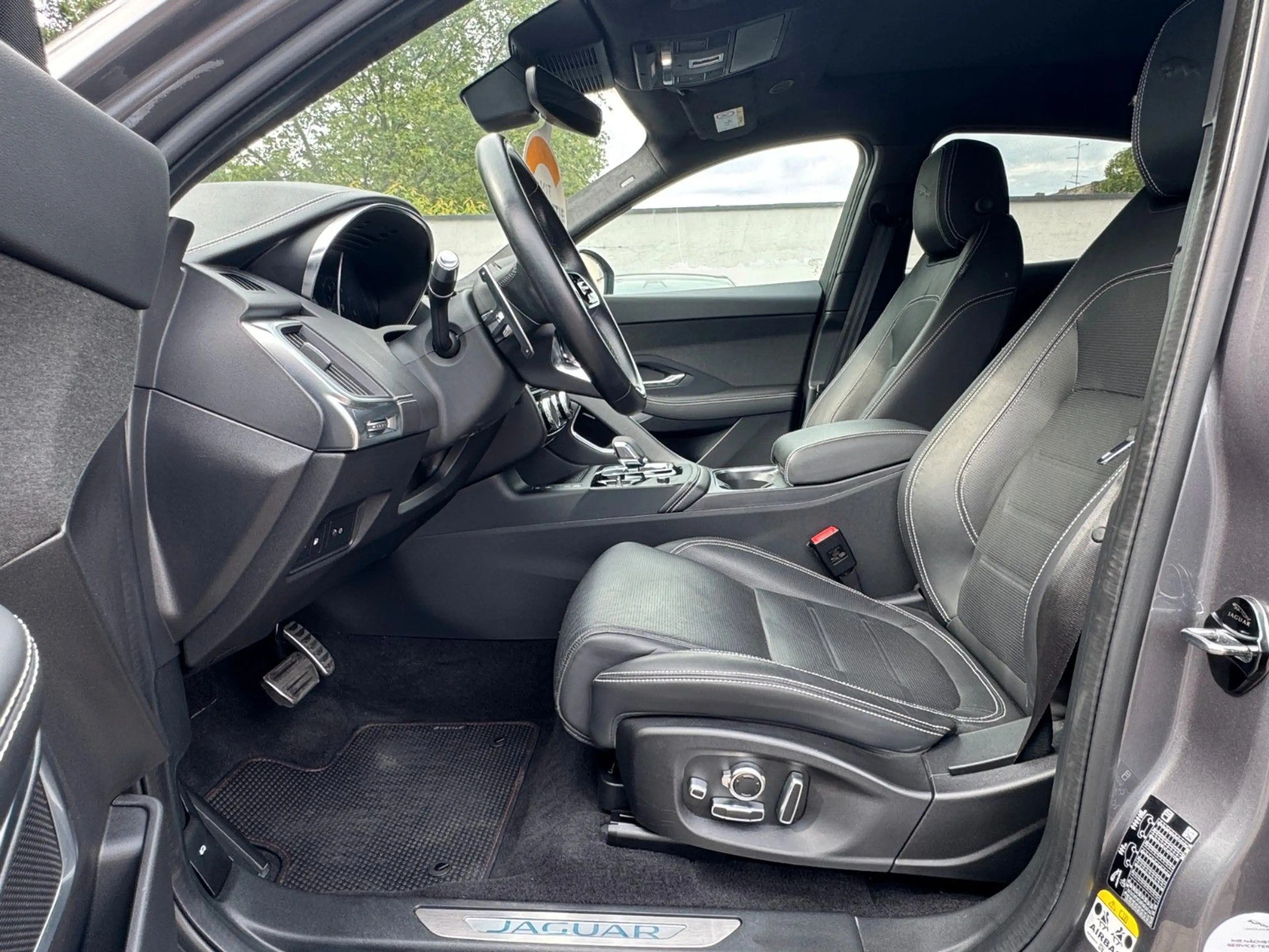 Jaguar E-Pace R-DYNAMIC P300e AWD*BlackPack*HuD*Keyless — photo 12