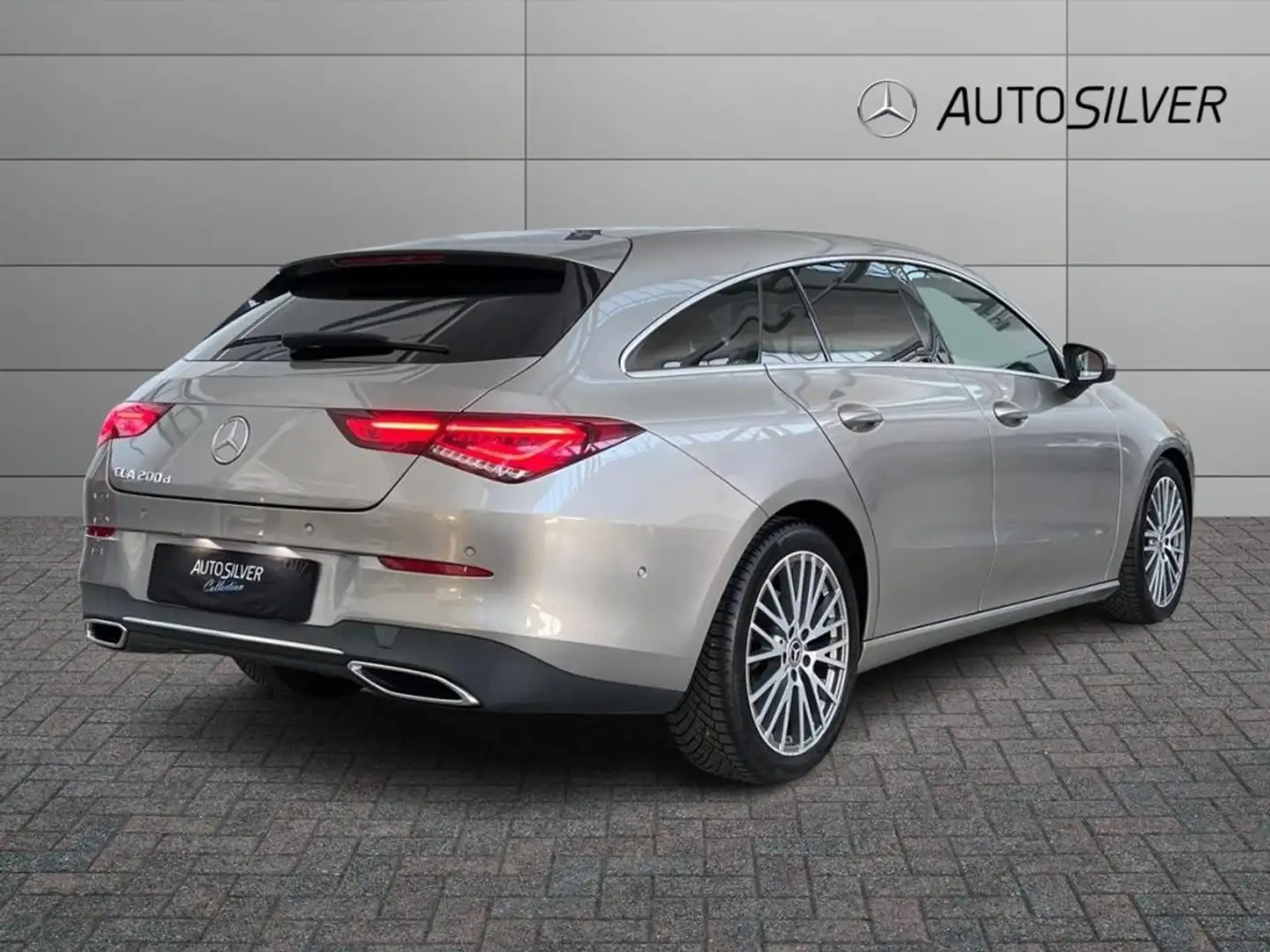 Mercedes-Benz CLA 200 d Automatic Shooting Brake Sport Grigio - 2