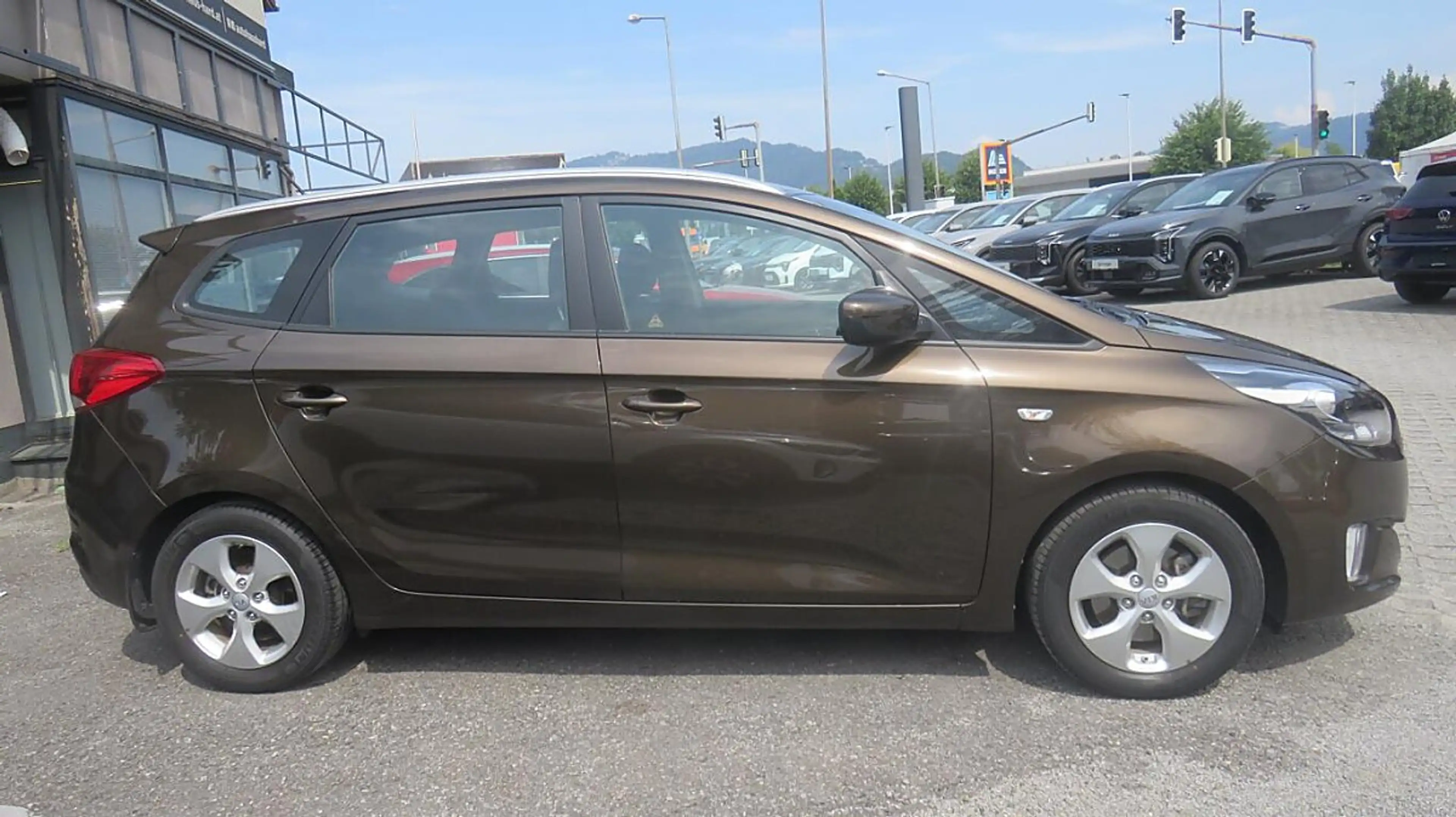 Kia Carens 1,6 GDI ISG Silber — photo 8