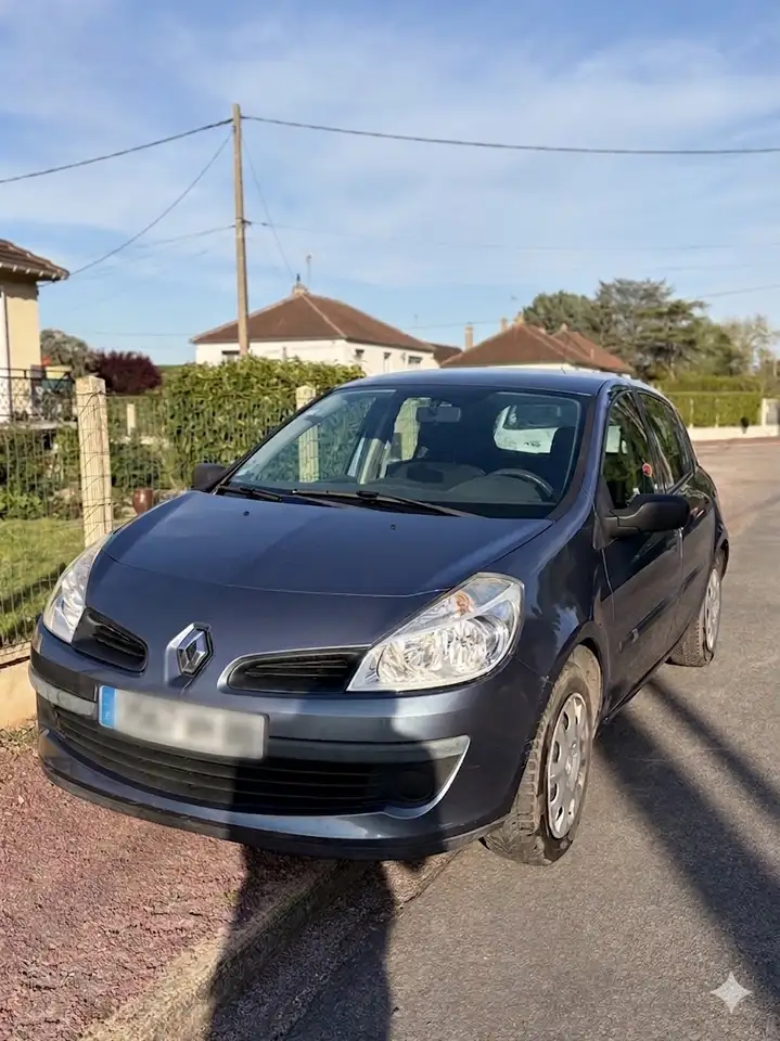 Renault Clio 1.2 16V 75 Pack Authentique