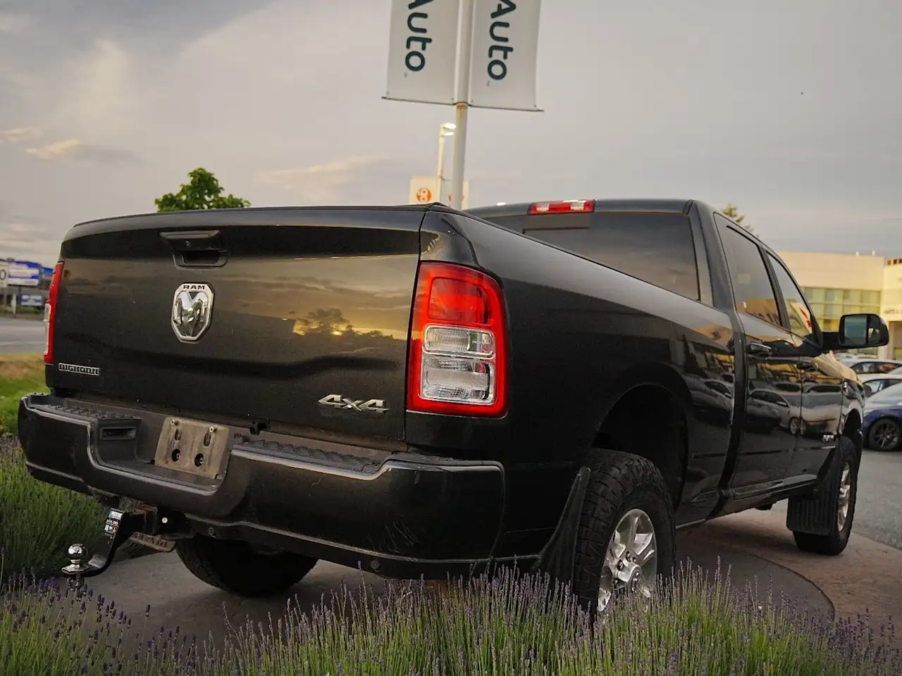 RAM 3500 снимка RAM 3500