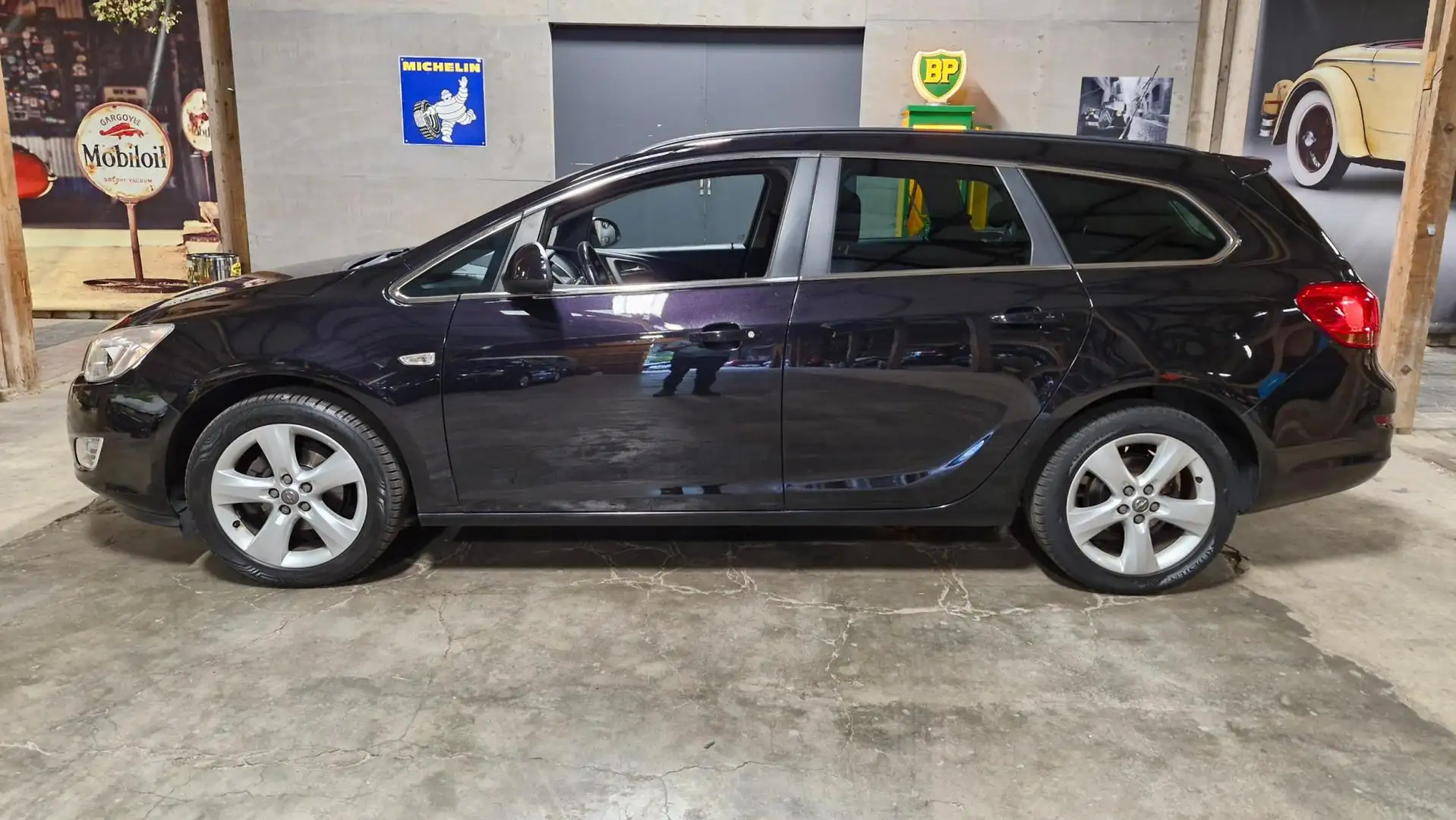 Opel Astra Sports Tourer 1.4 Turbo Edition 120PK | Rijklaarpr Zwart - 2