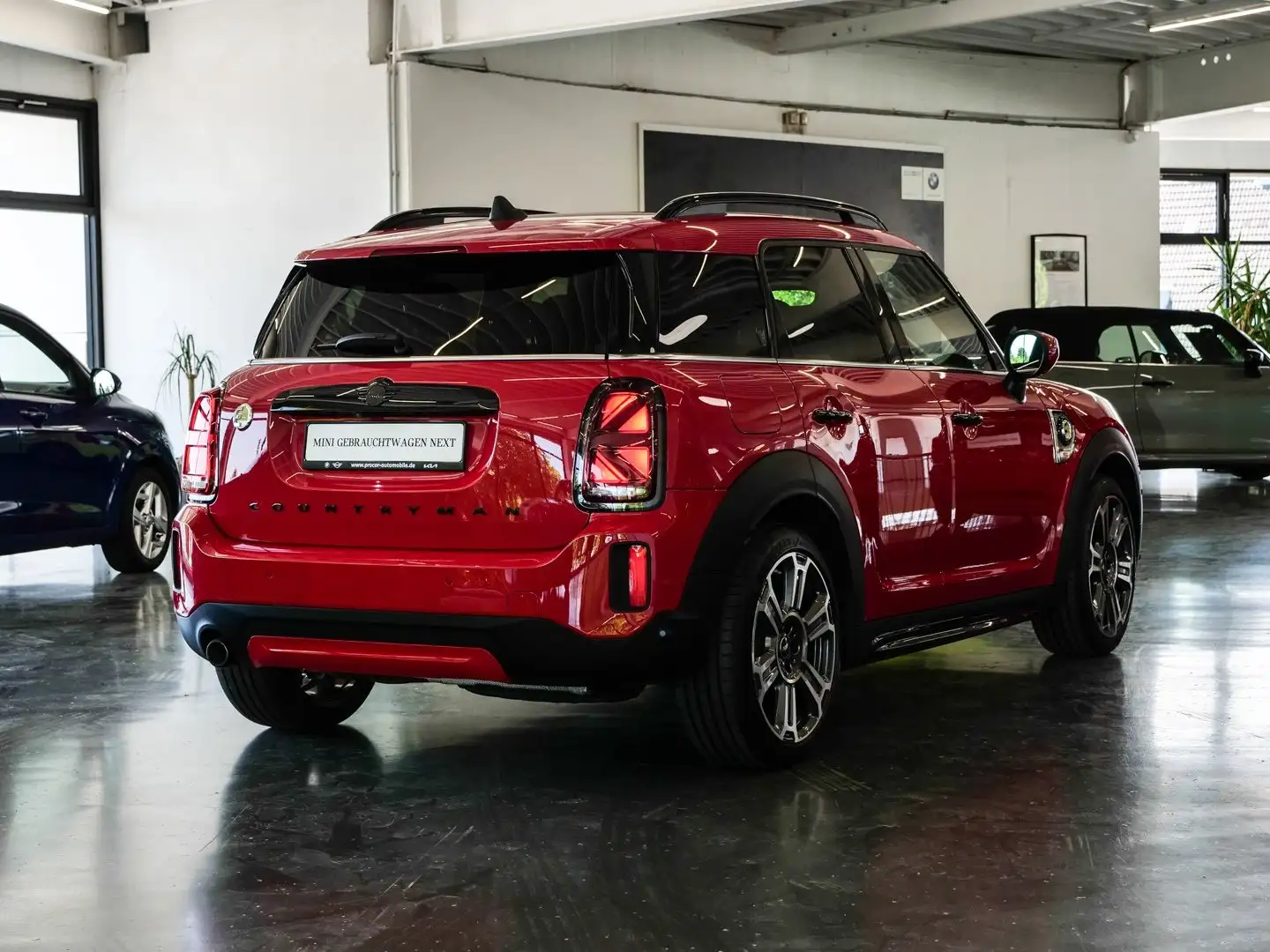 MINI Cooper SE Countryman Cooper SE ALL4 Aut Nav HuD LED h&k Pano RFK 19" Rot - 2
