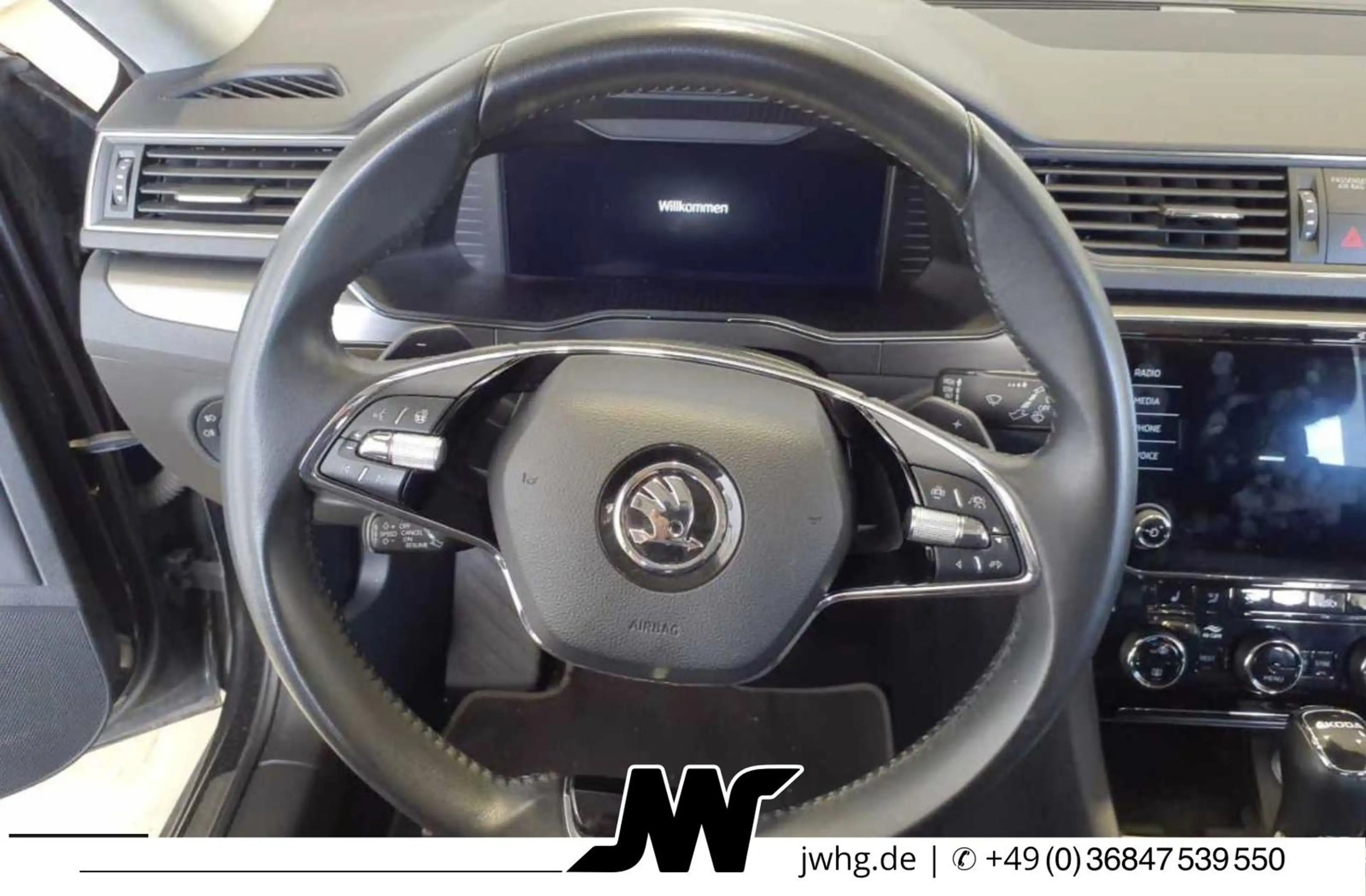 Skoda Superb Style VirtCockp ACC Kamera Matrix Navi17" — photo 11