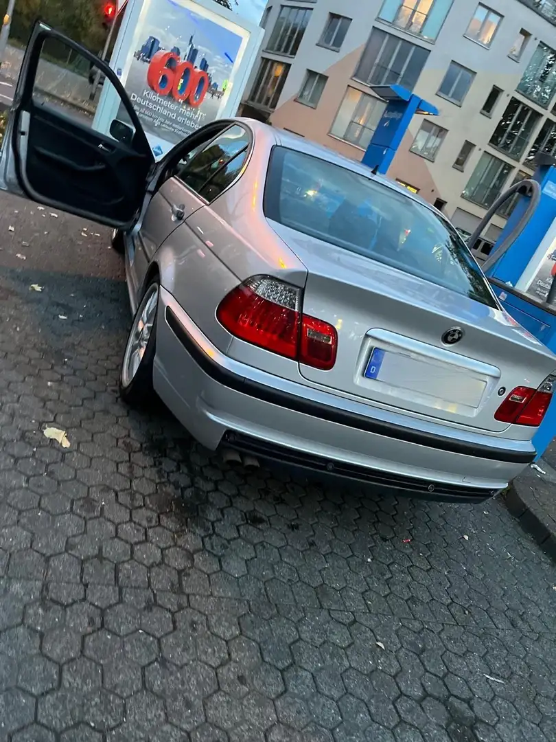 BMW 323 323i Sport Edition - 1