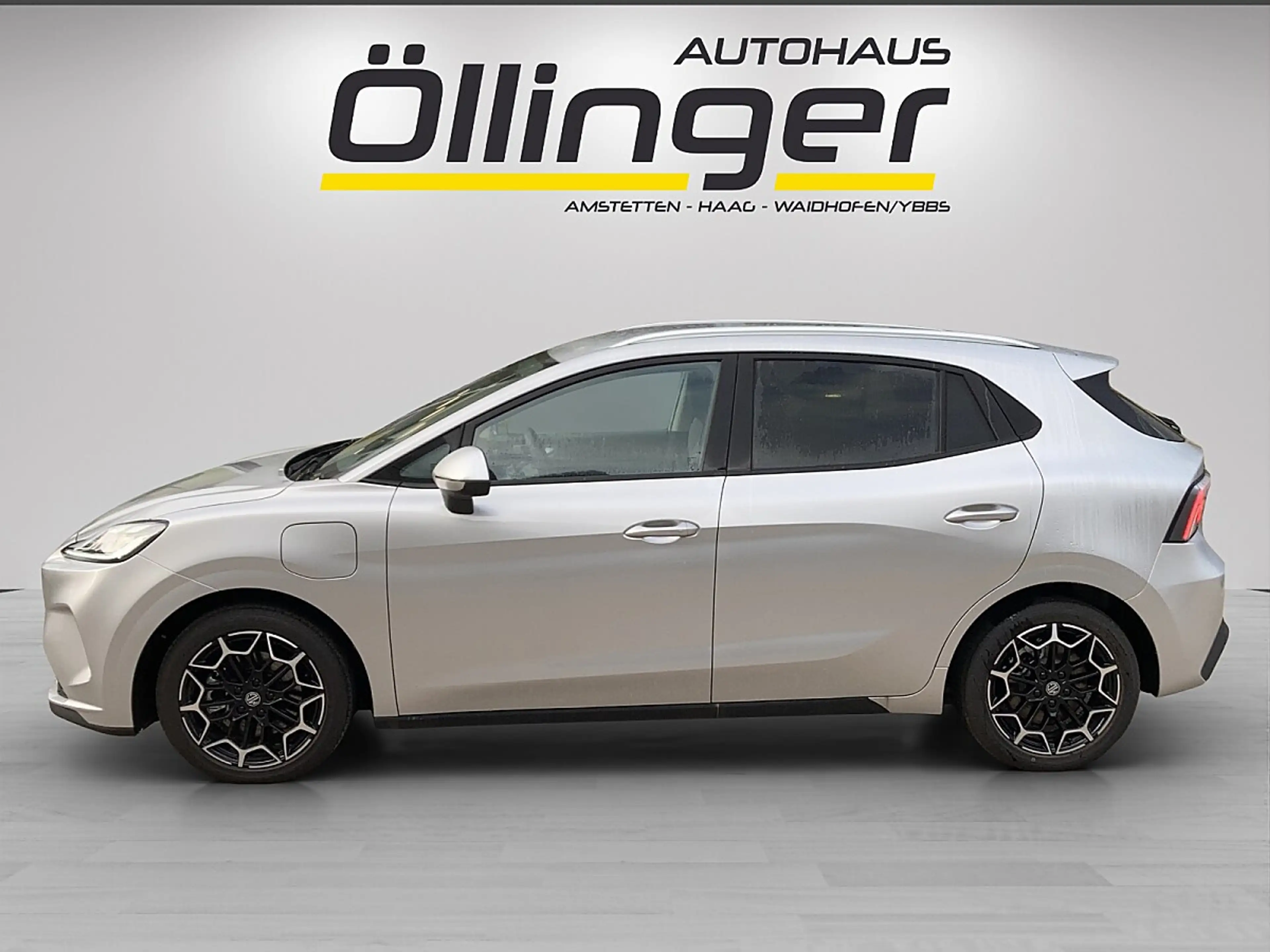 MG MG4 EV Urban 54 kWh Luxury + Metallic + Ö Paket! — photo 3