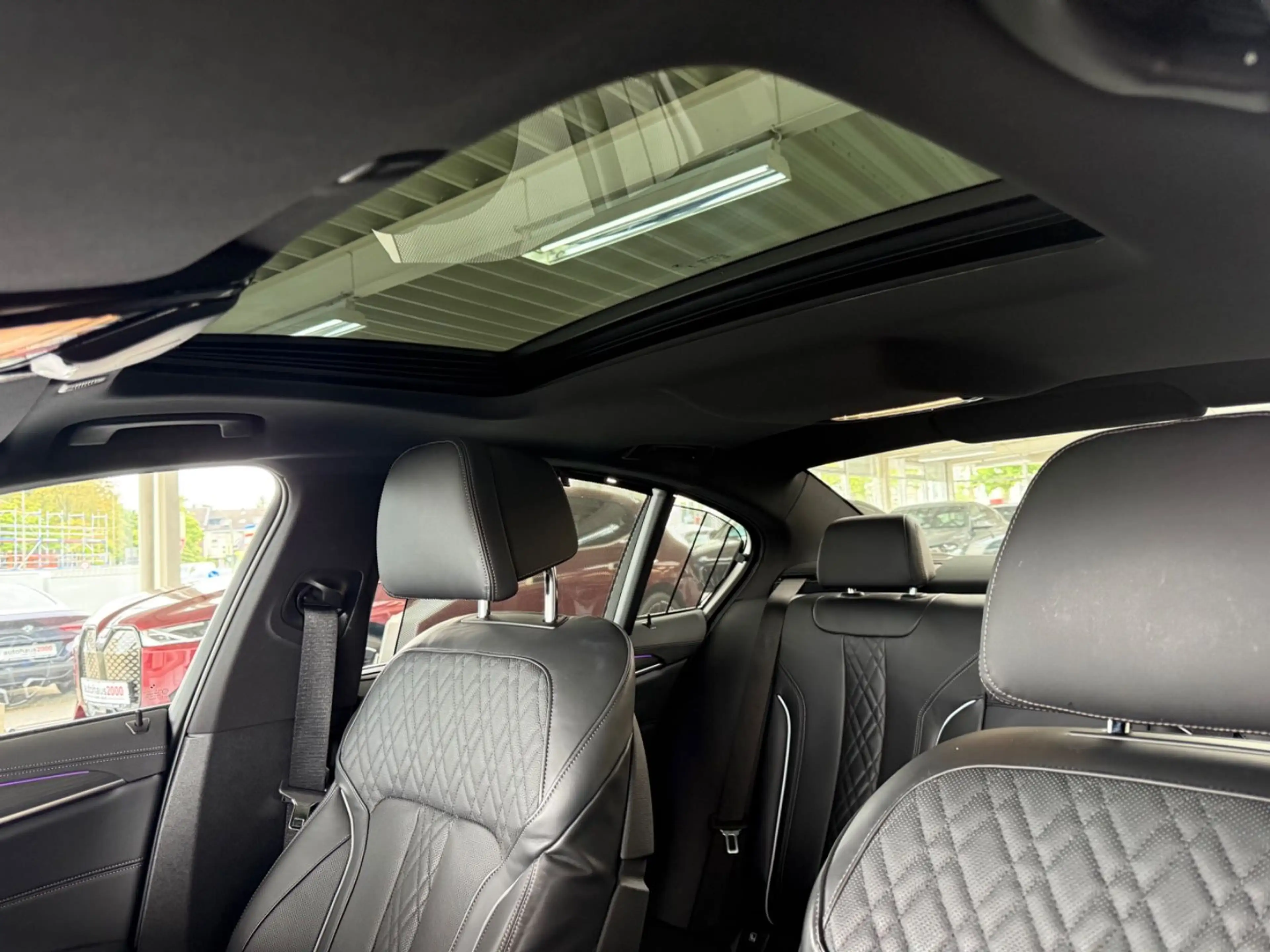 BMW 530 d xDrive Luxury Line AUT./LED/HUD/360°/STANDH — photo 10