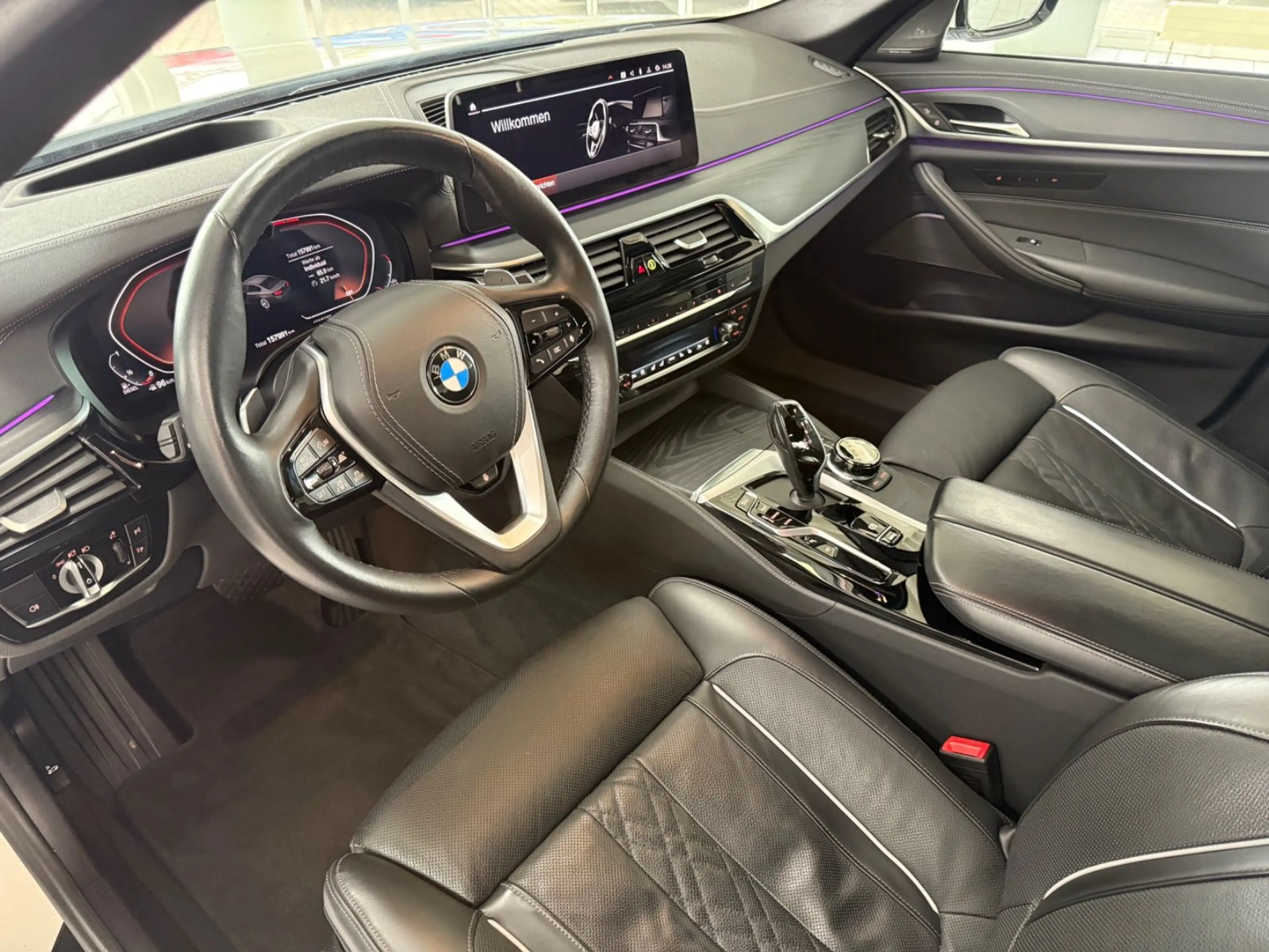 BMW 530 d xDrive Luxury Line AUT./LED/HUD/360°/STANDH — photo 4