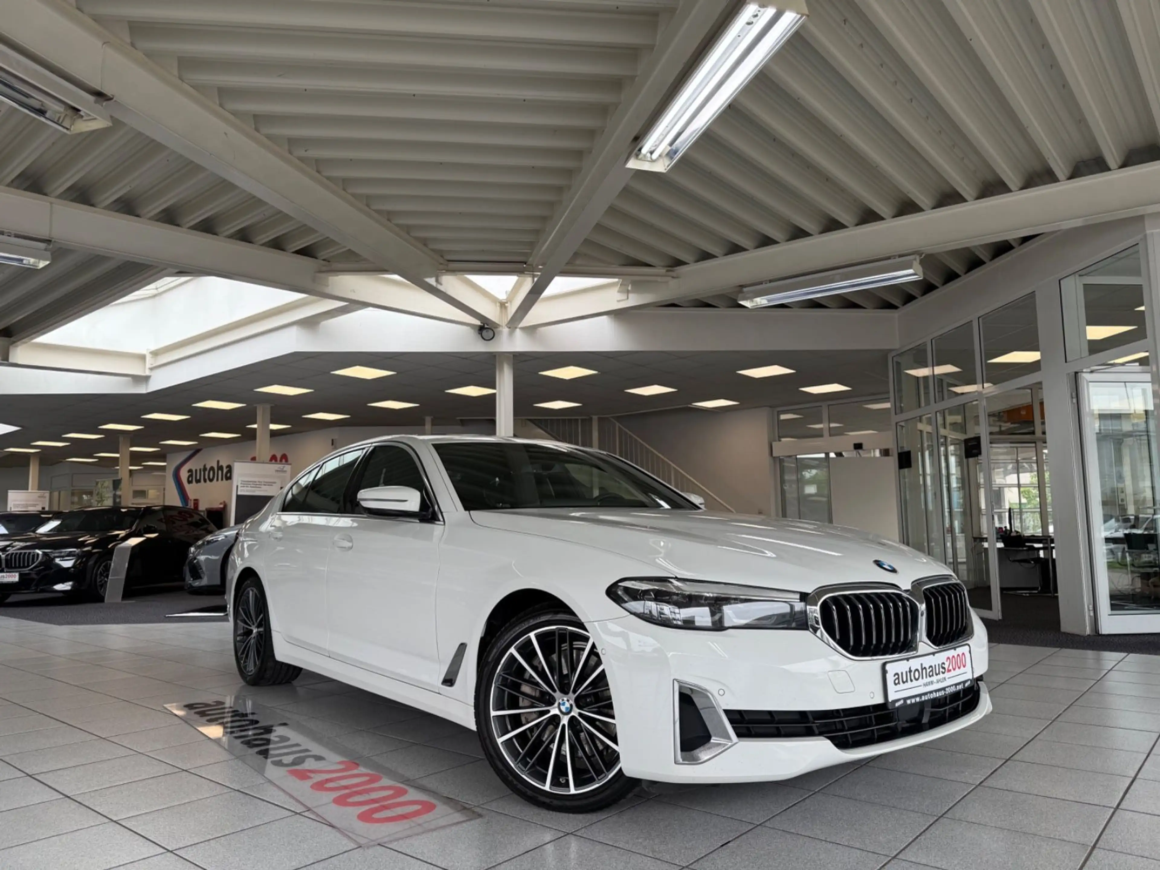BMW 530 d xDrive Luxury Line AUT./LED/HUD/360°/STANDH