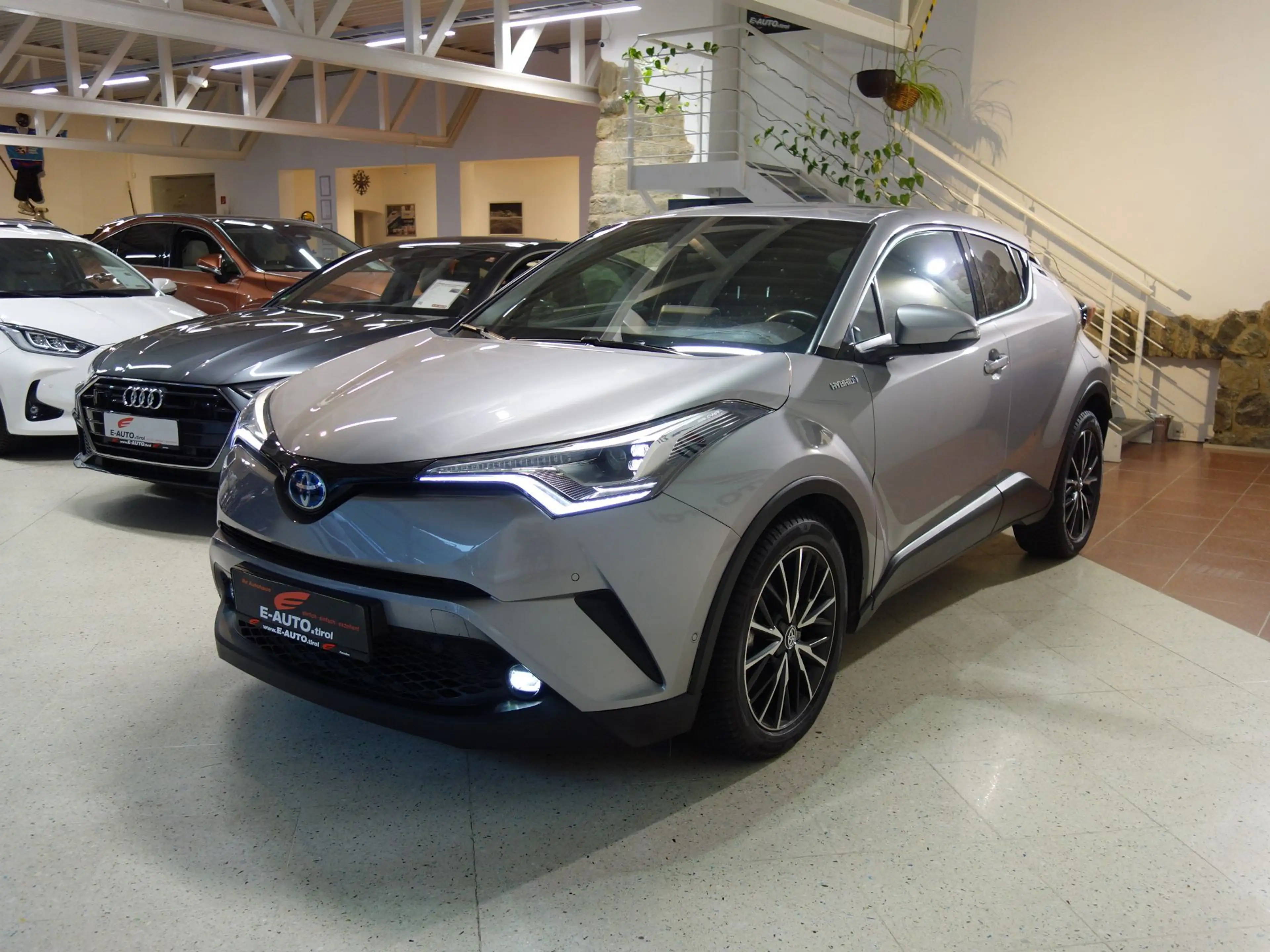 Toyota C-HR 1,8 Hybrid C-HIC CVT *LED *ASSISTENZ *GARANTIE *T — photo 4