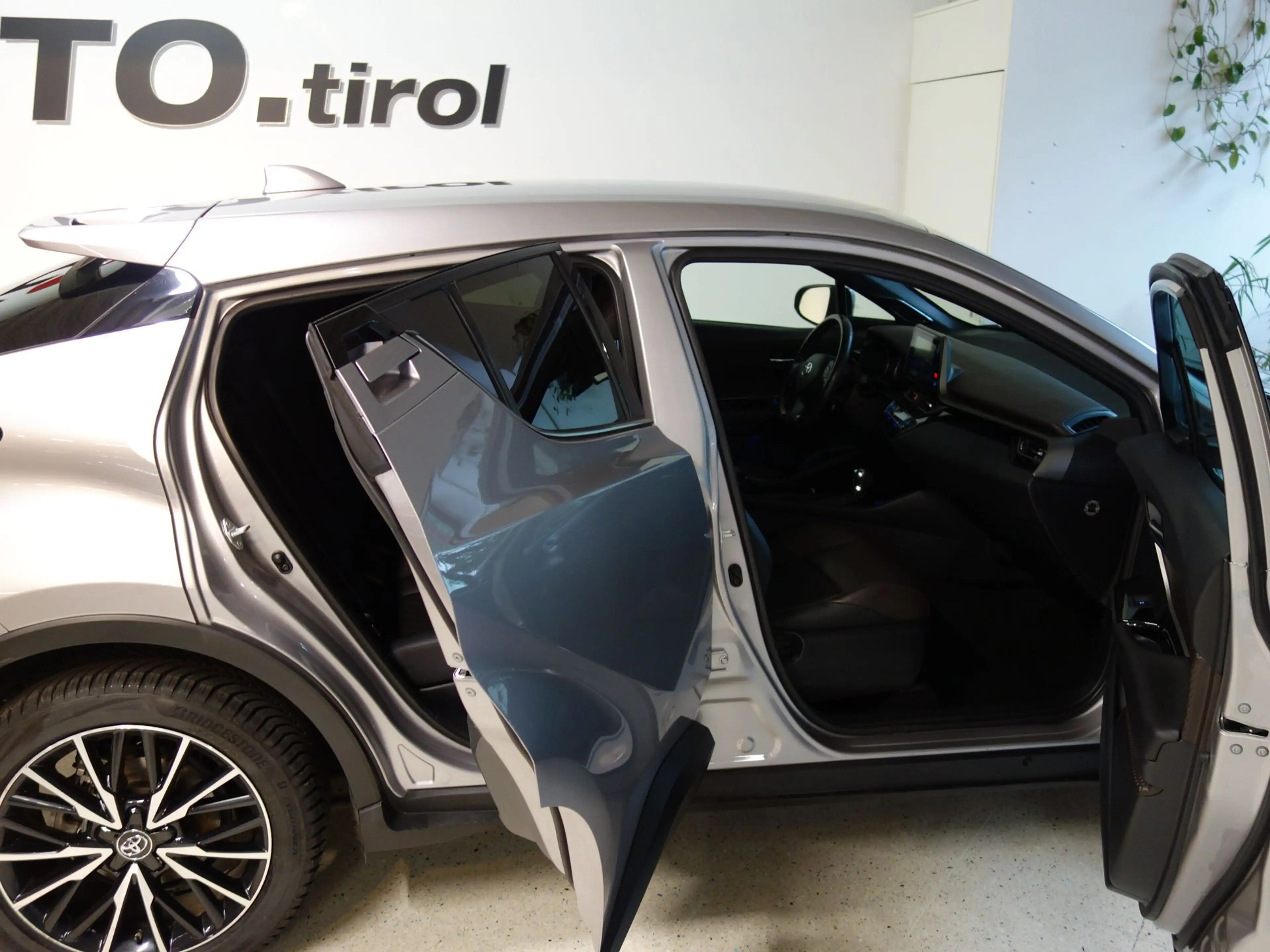 Toyota C-HR 1,8 Hybrid C-HIC CVT *LED *ASSISTENZ *GARANTIE *T — photo 10