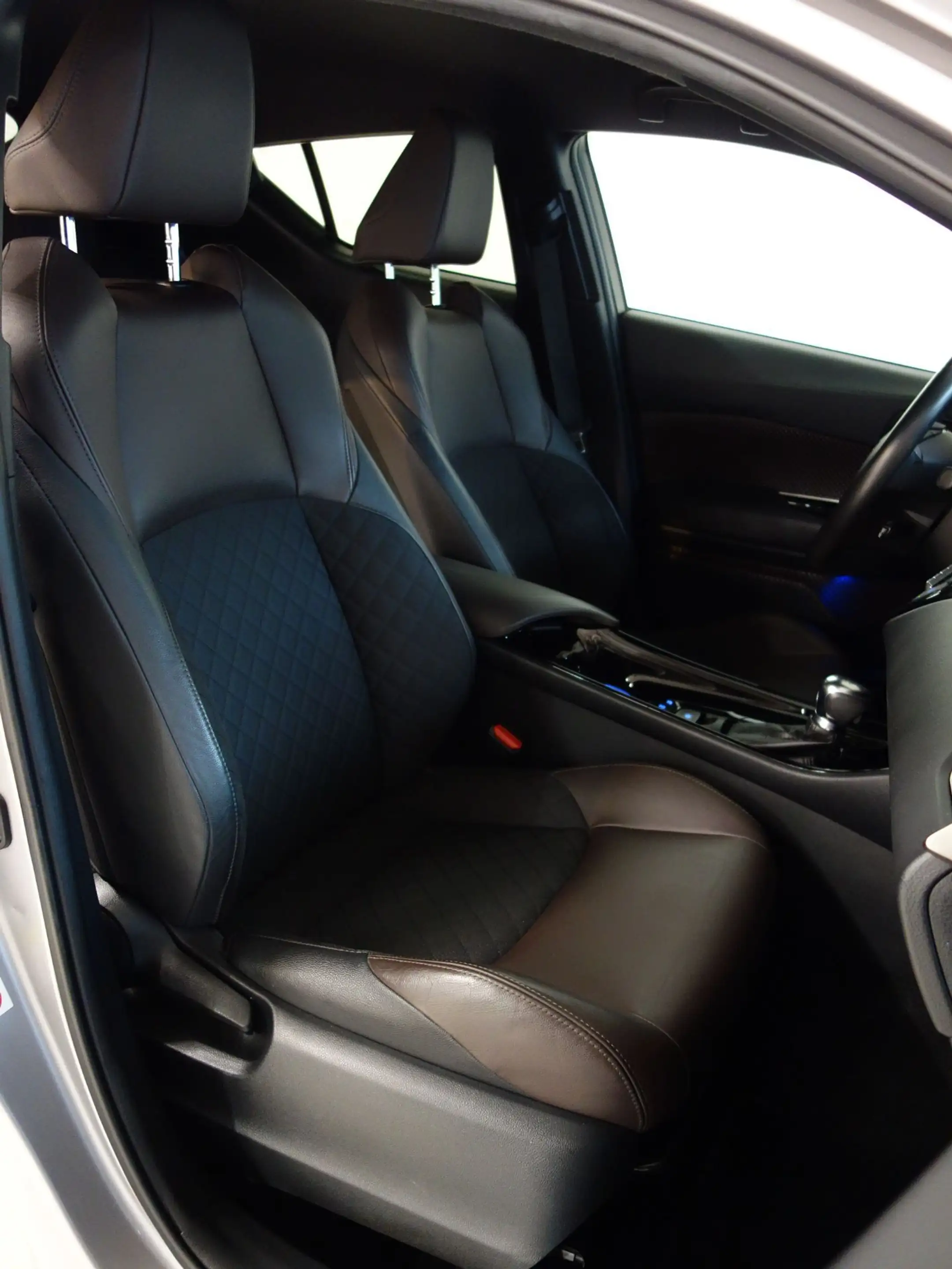 Toyota C-HR 1,8 Hybrid C-HIC CVT *LED *ASSISTENZ *GARANTIE *T — photo 14