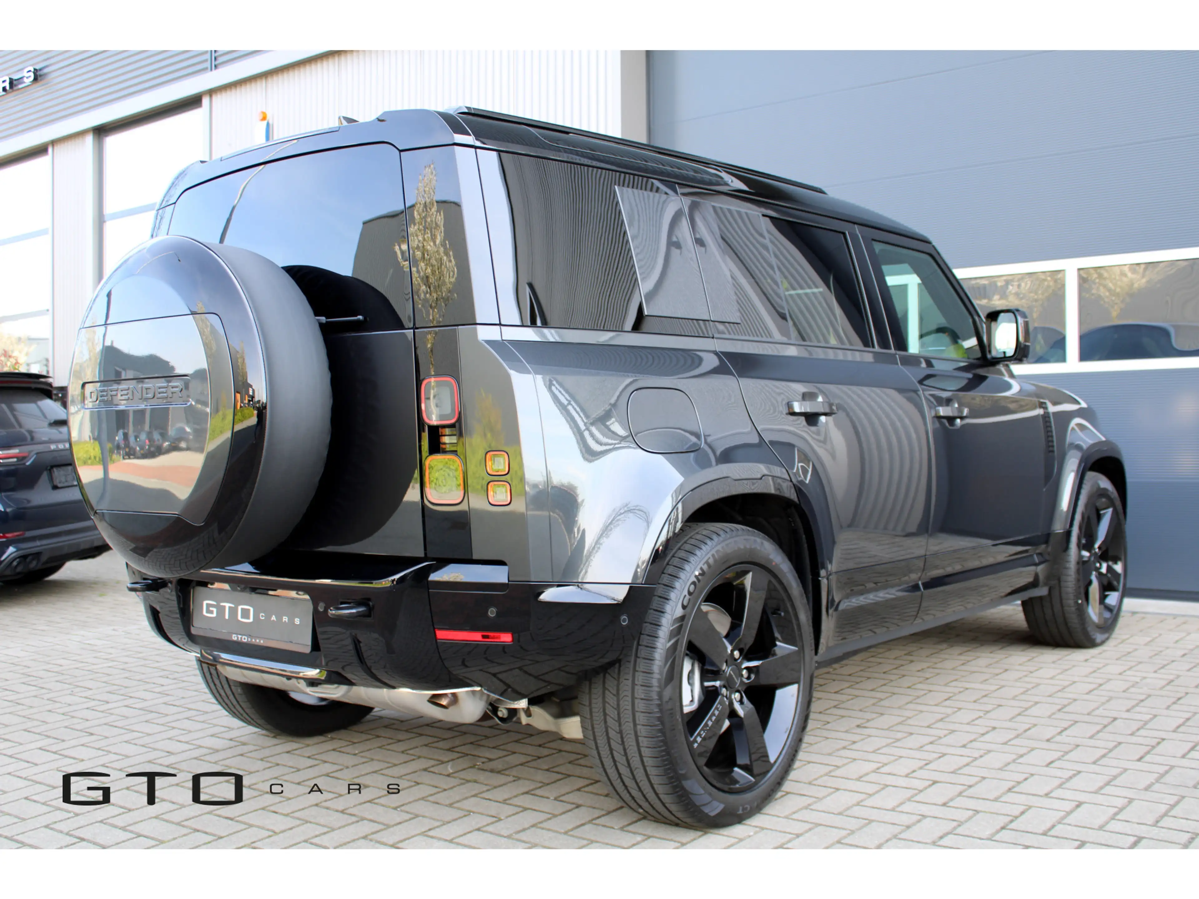 Land Rover Defender 110 2.0 P300e 110 X-Dynamic HSE | Pano | Meridian — photo 10