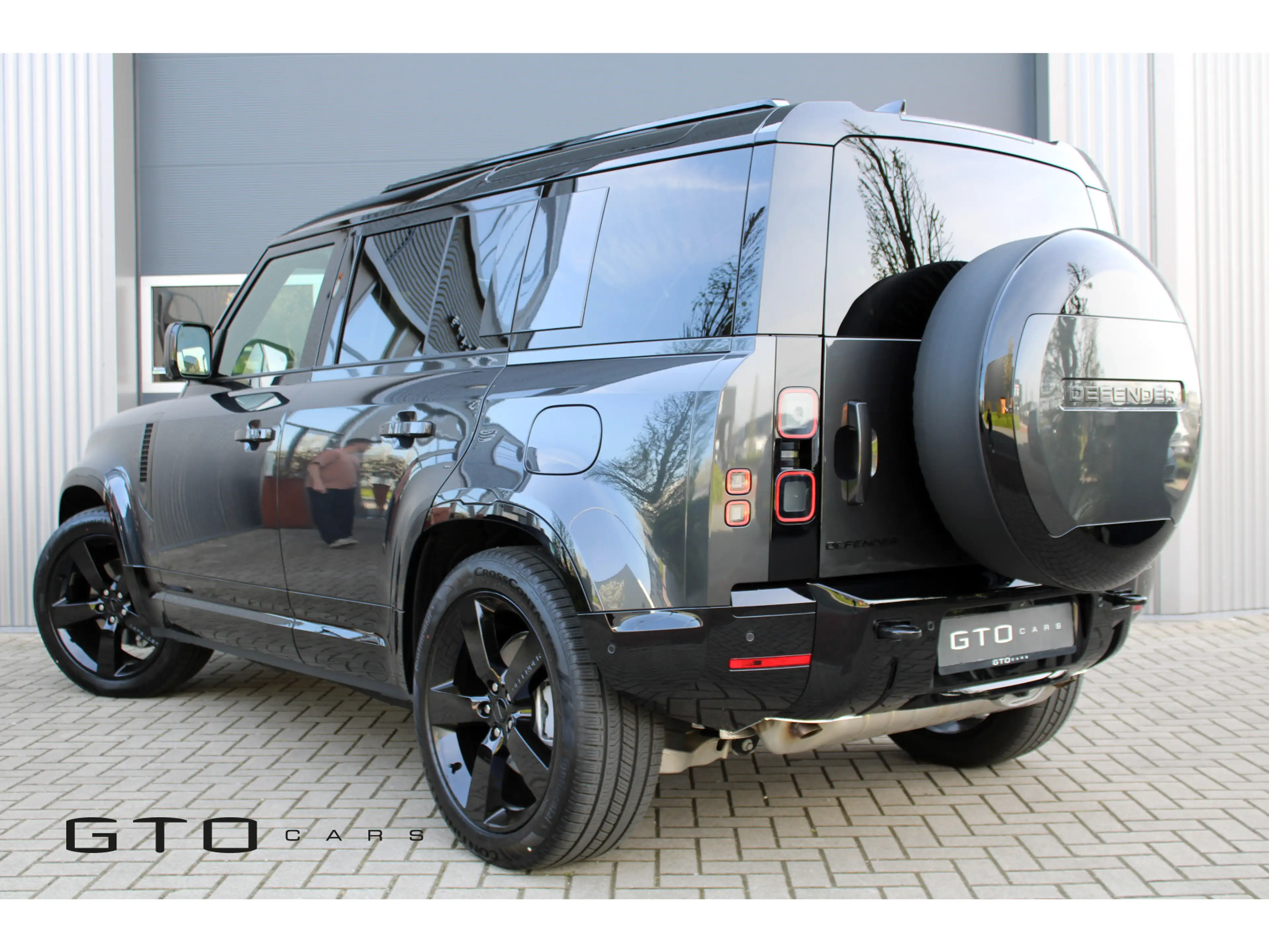 Land Rover Defender 110 2.0 P300e 110 X-Dynamic HSE | Pano | Meridian — photo 12