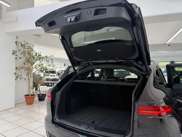 Jaguar E-Pace view 10