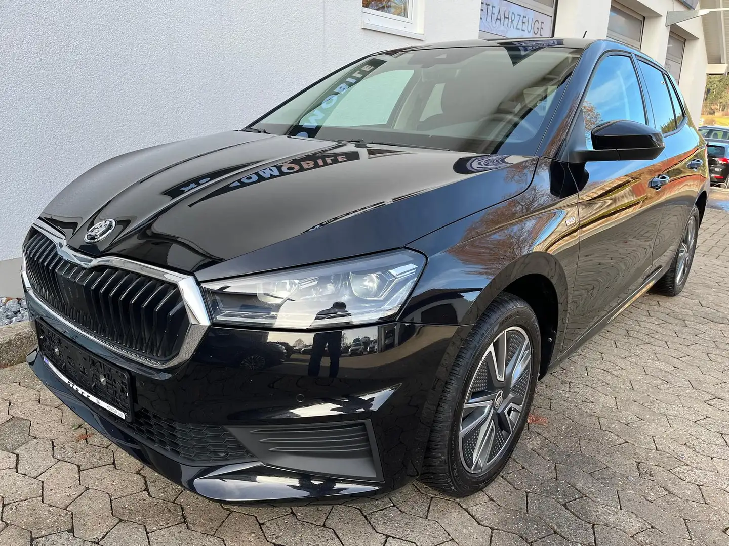 Skoda Fabia Tour 1.0 TSI LED NAVI TEMPOMAT PDC KAMERA Schwarz - 2