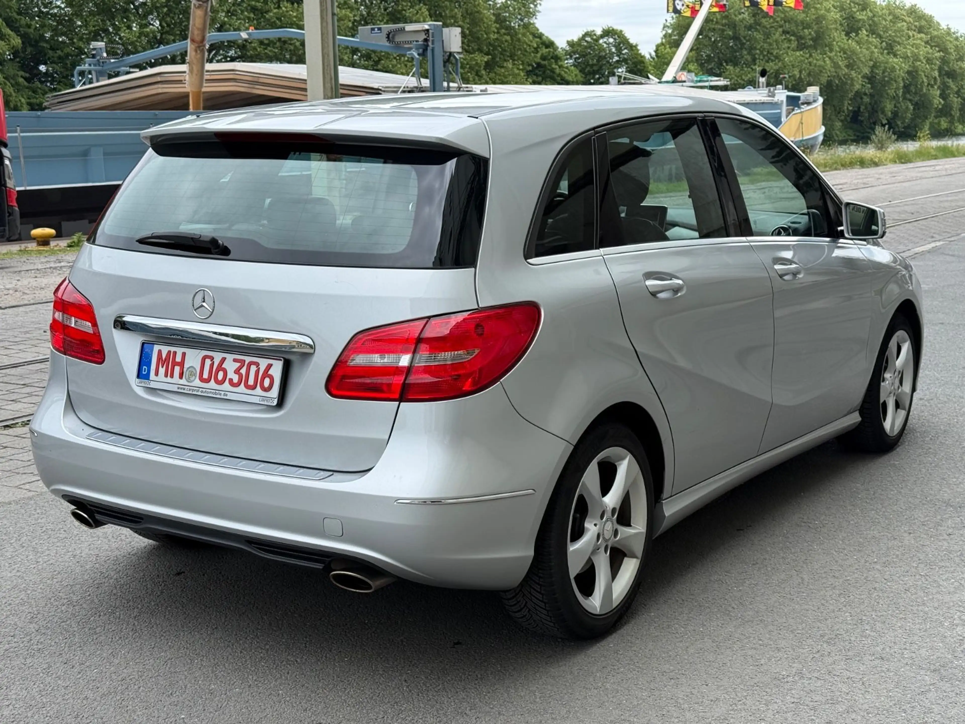 Mercedes-Benz B 180 B180*Sportpaket*KLIMA*Allwetter*TÜV11/27* — photo 2
