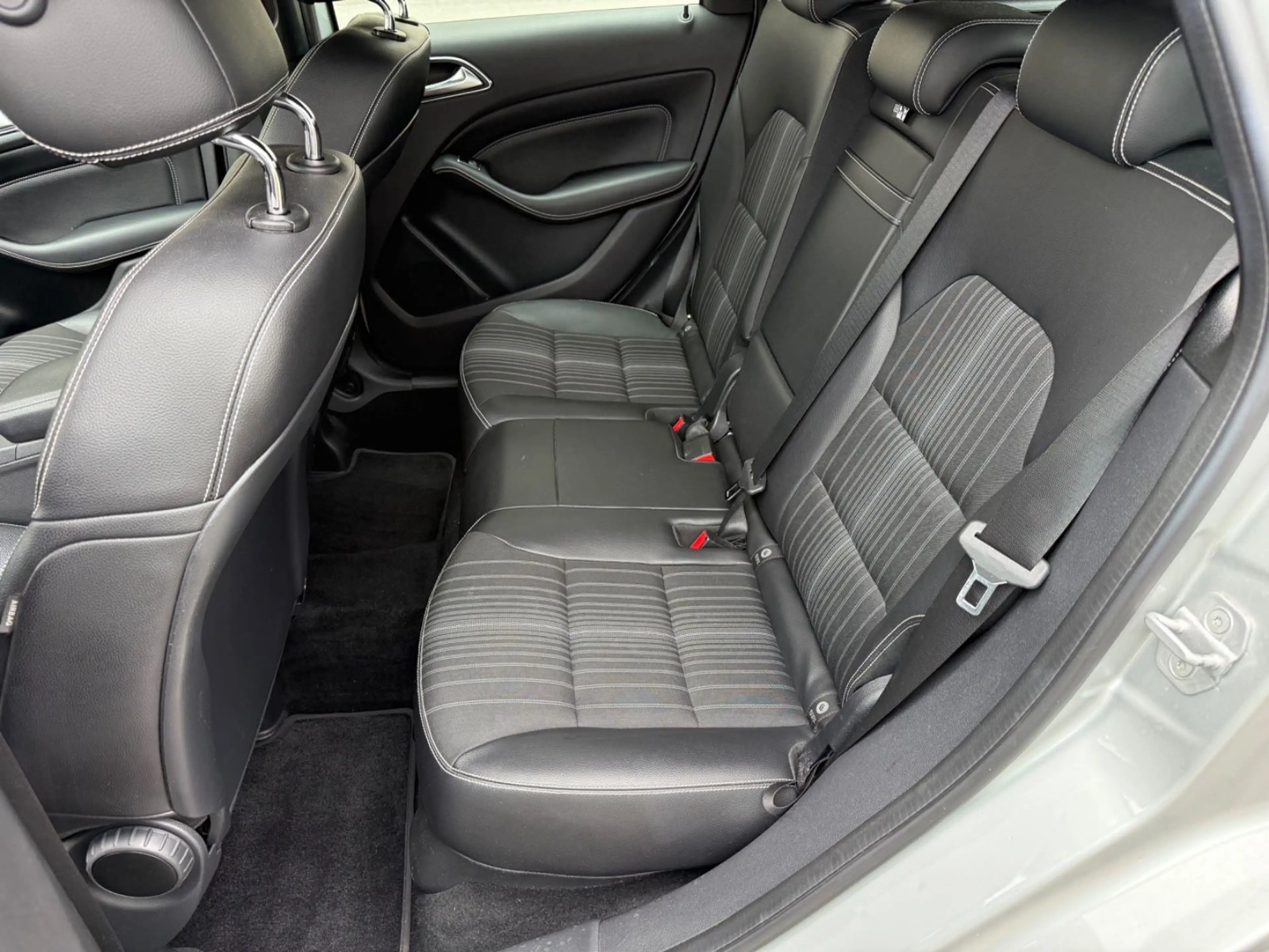 Mercedes-Benz B 180 B180*Sportpaket*KLIMA*Allwetter*TÜV11/27* — photo 8