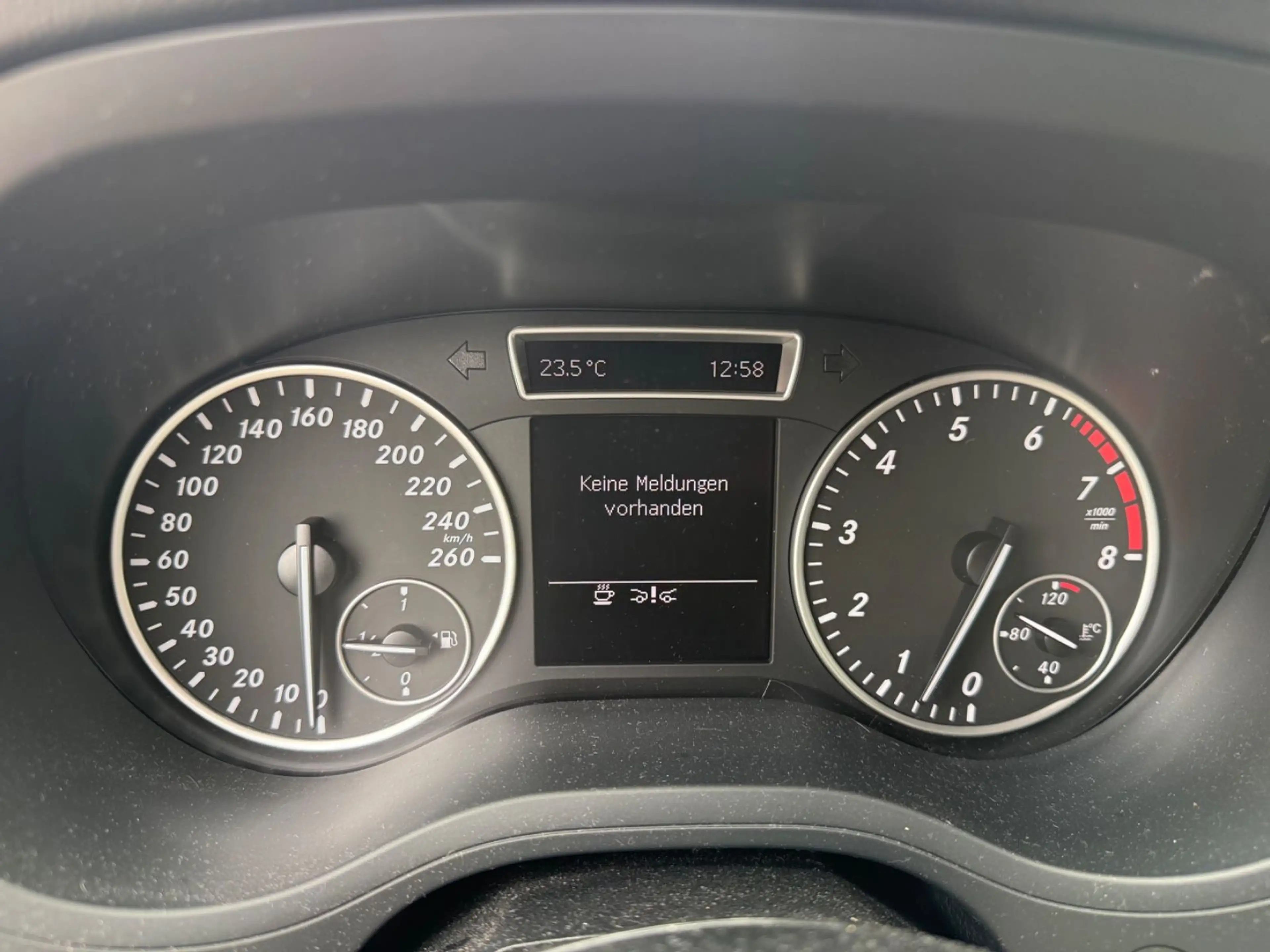 Mercedes-Benz B 180 B180*Sportpaket*KLIMA*Allwetter*TÜV11/27* — photo 13
