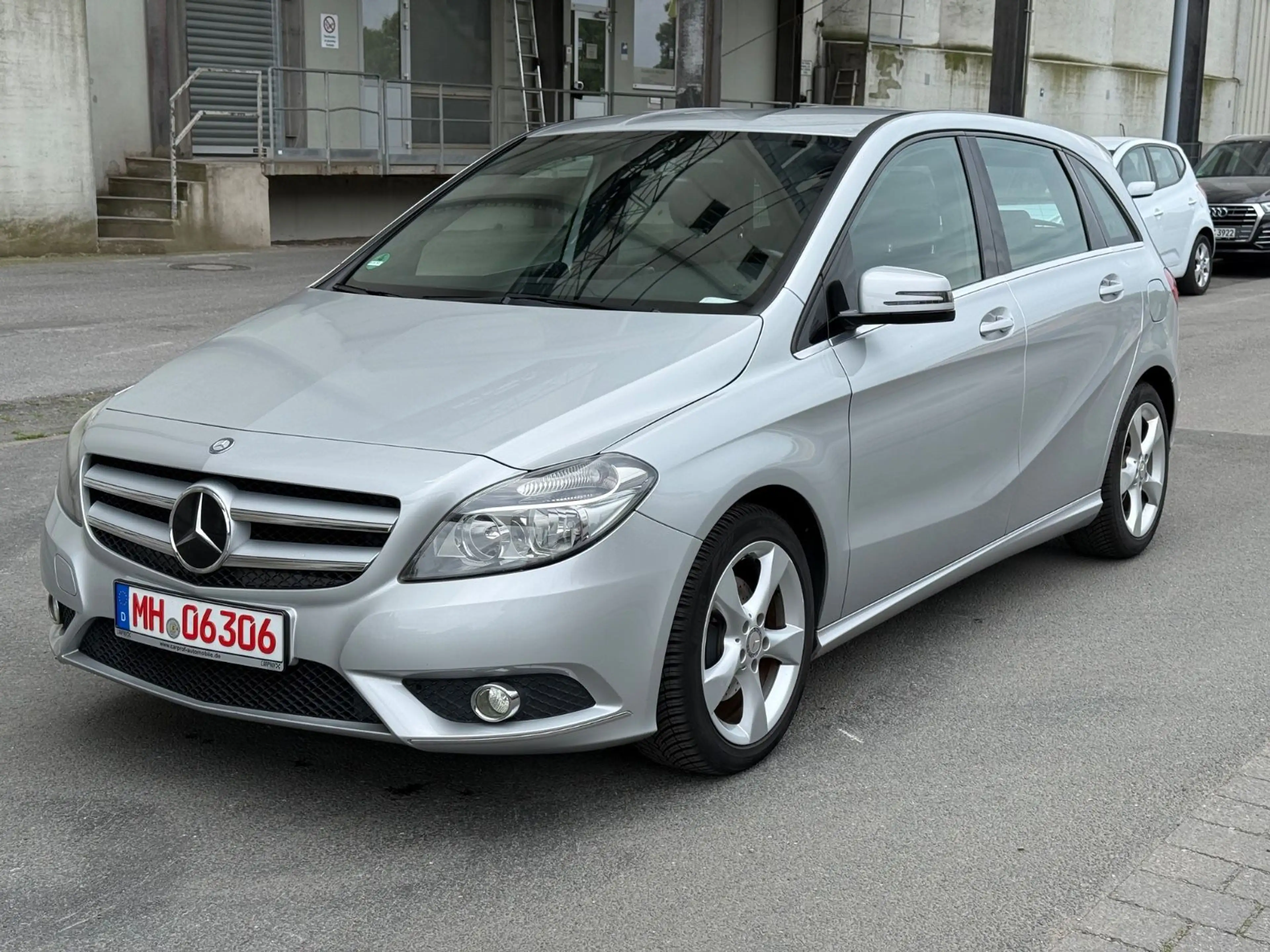 Mercedes-Benz B 180 B180*Sportpaket*KLIMA*Allwetter*TÜV11/27* — photo 4