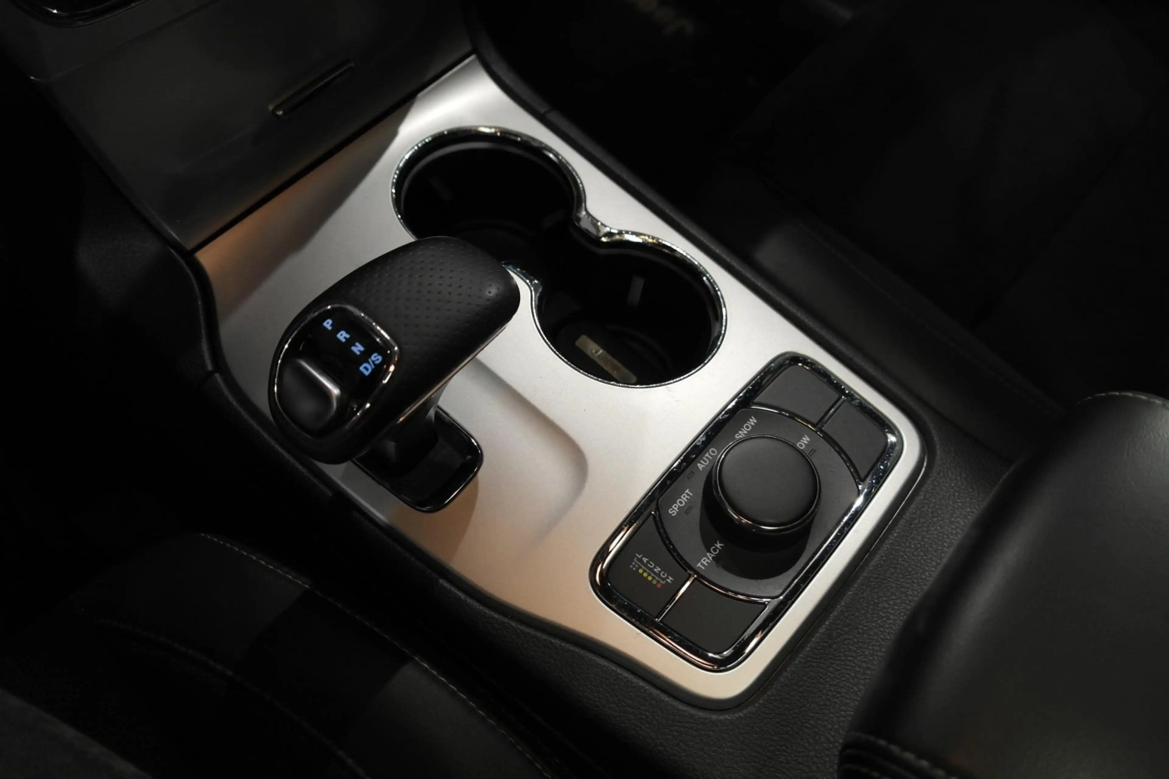 Jeep Grand Cherokee 6.4 V8 SRT8 grijs kenteken lichte vracht — photo 14