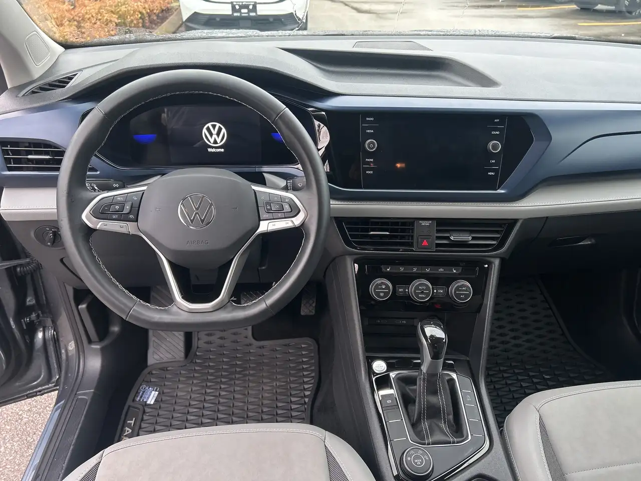 Volkswagen Taos снимка Volkswagen Taos