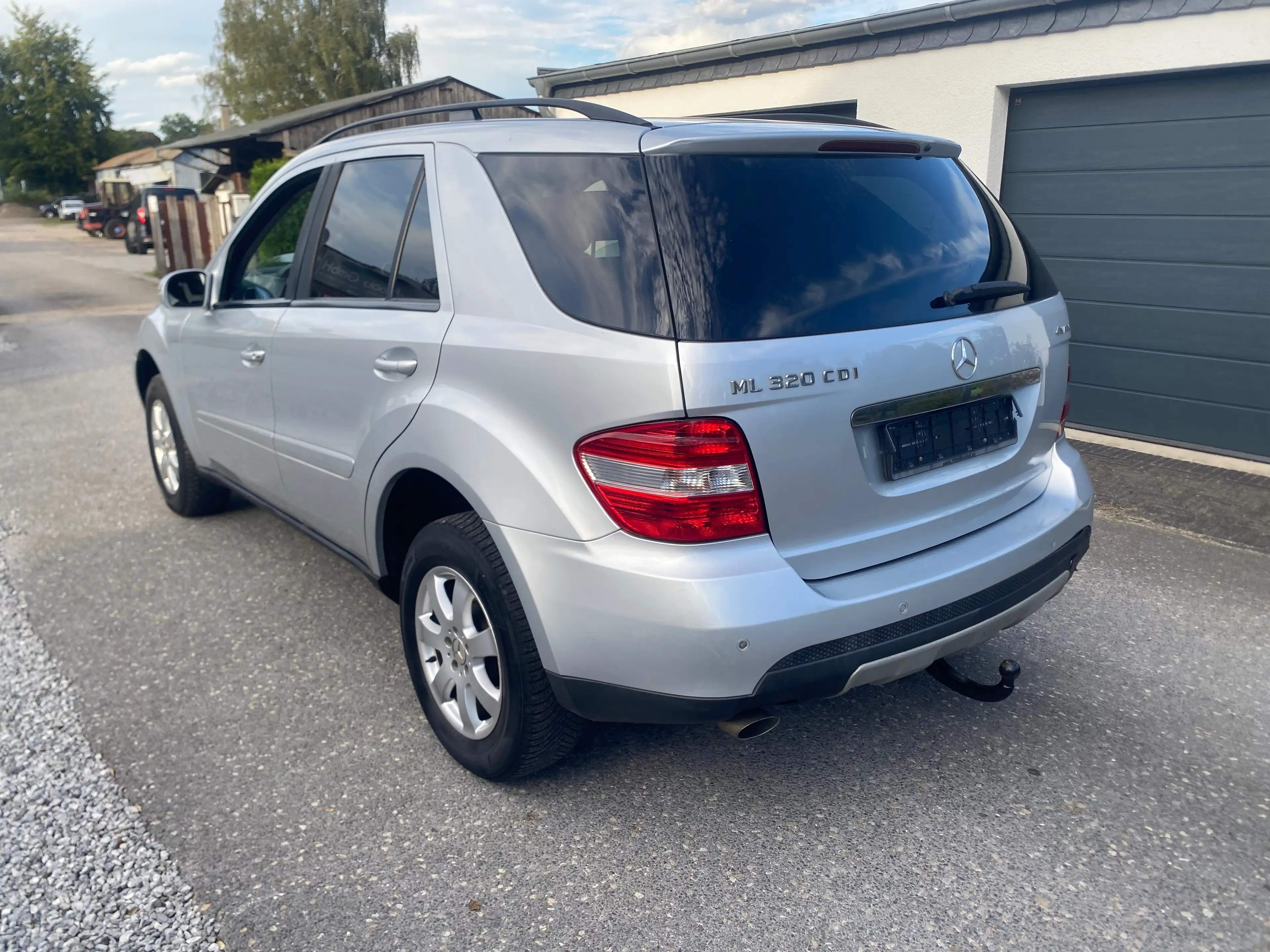 Mercedes-Benz ML 320 M-Klasse Diesel CDI 4Matic 7G-TRONIC Edition 10 — photo 4