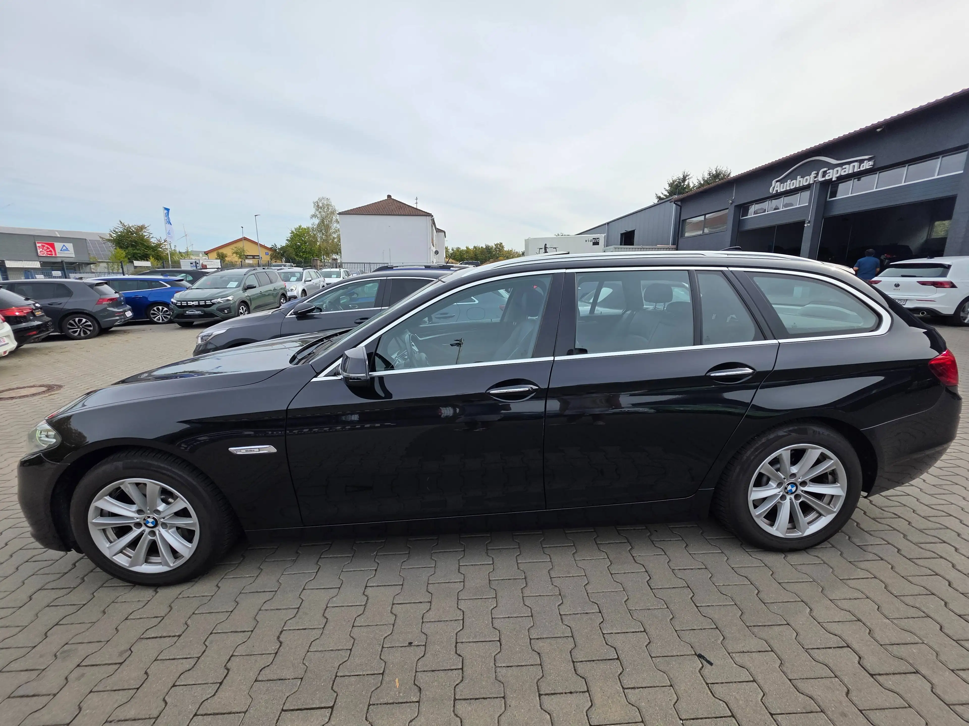 BMW 525 525d Touring Aut. ModernL./Navi/Leder/Pano/LED/PDC/Sitzh/ — photo 7