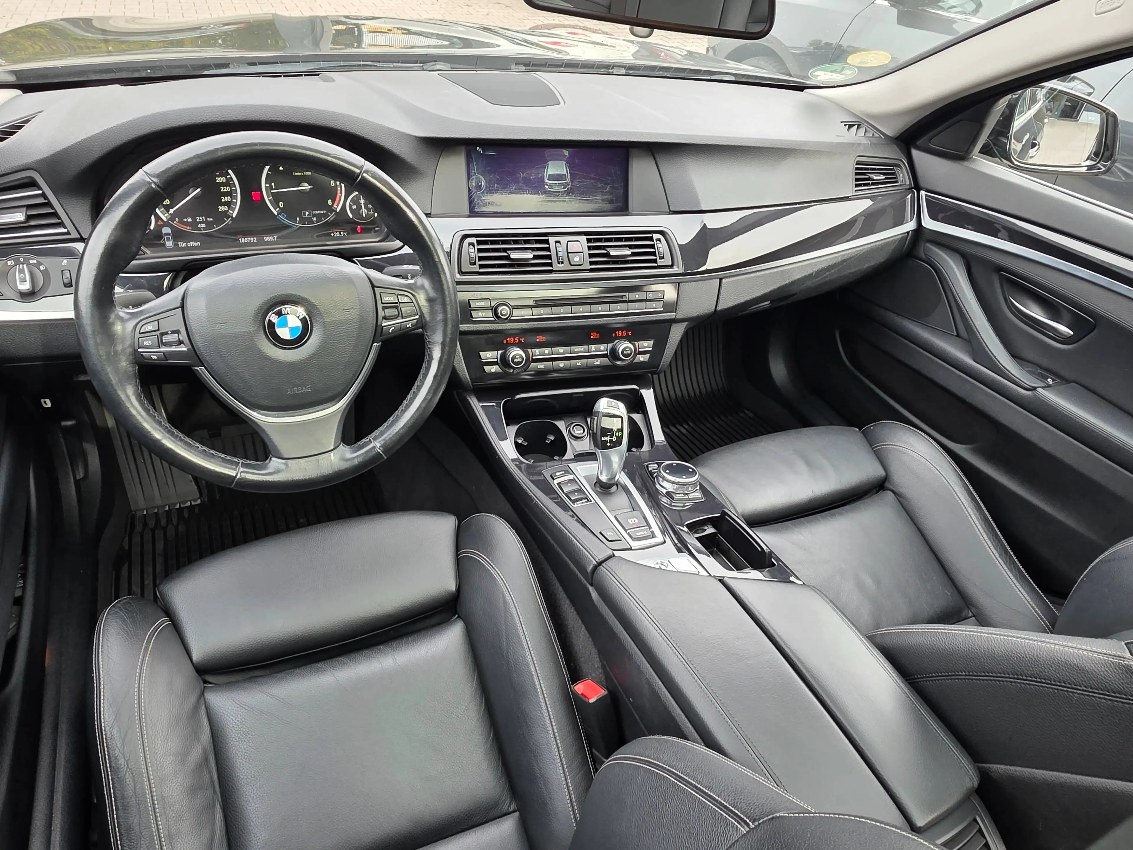 BMW 525 525d Touring Aut. ModernL./Navi/Leder/Pano/LED/PDC/Sitzh/ — photo 12