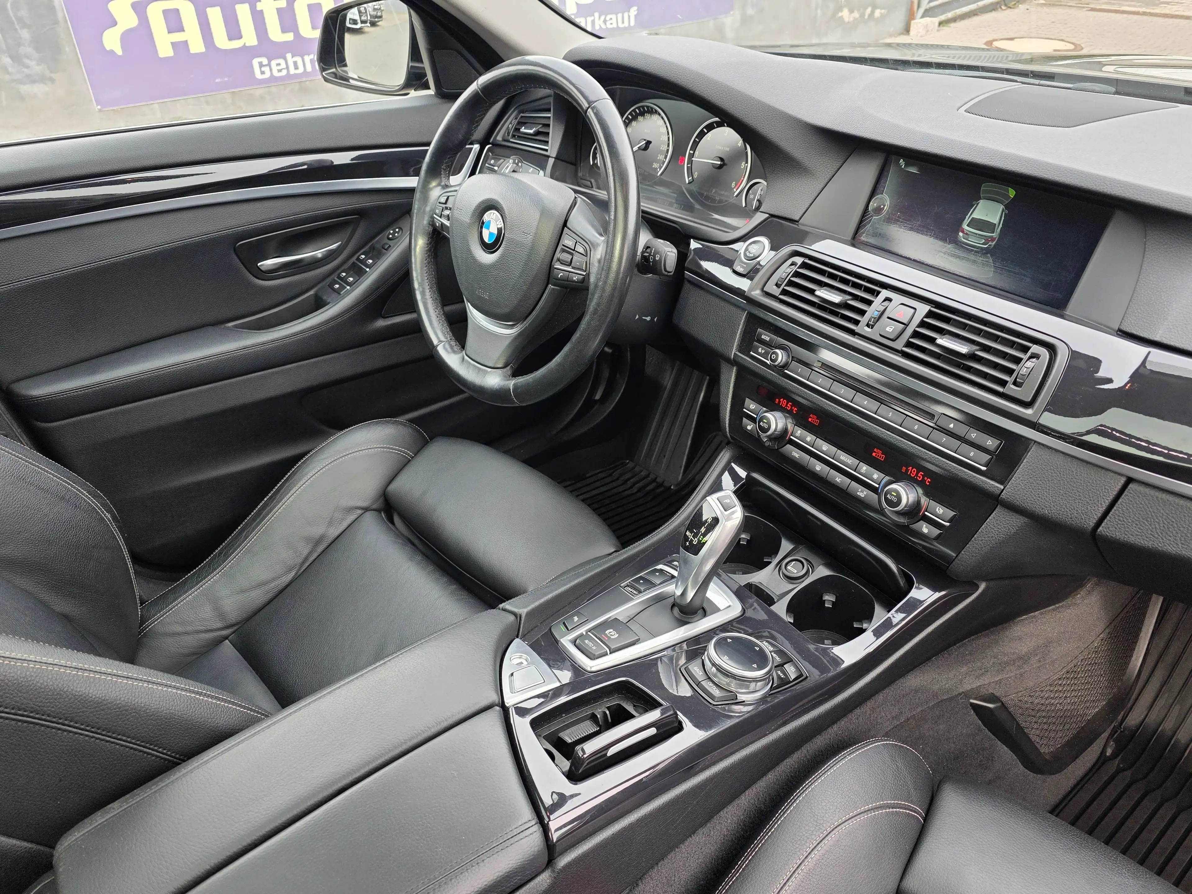 BMW 525 525d Touring Aut. ModernL./Navi/Leder/Pano/LED/PDC/Sitzh/ — photo 14