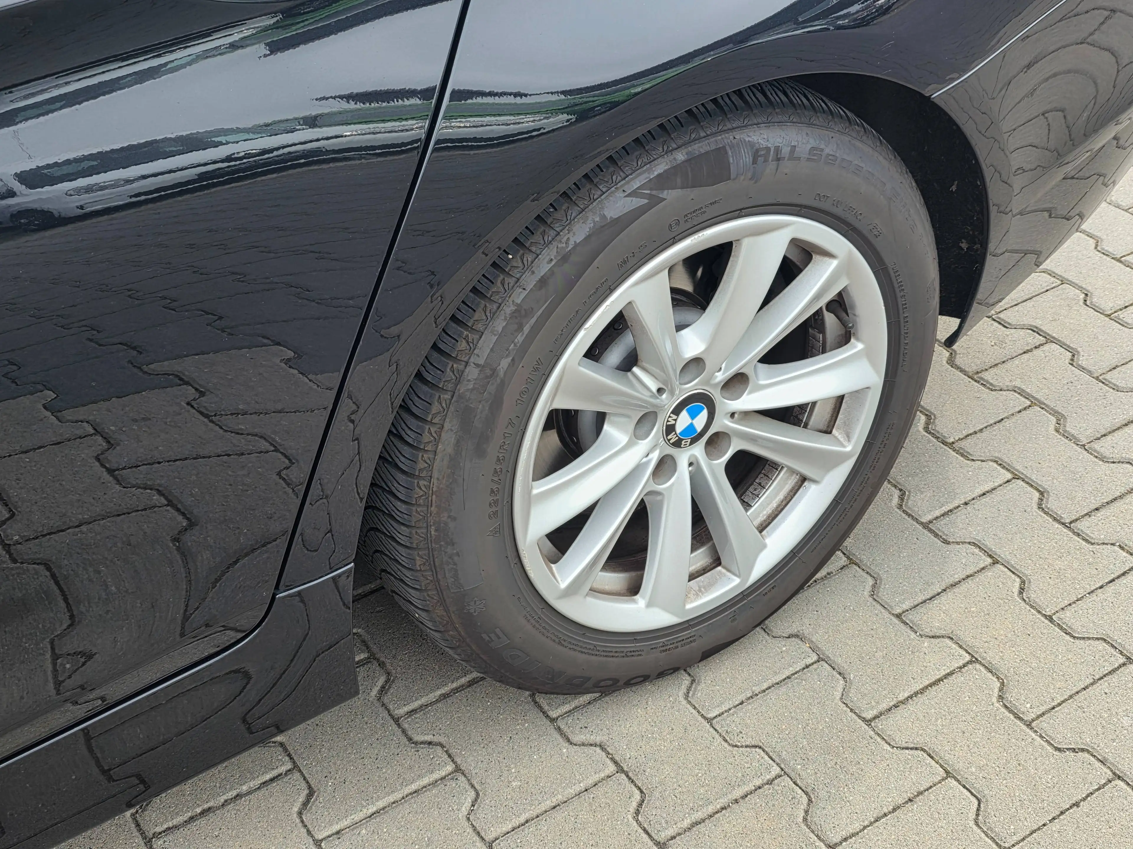 BMW 525 525d Touring Aut. ModernL./Navi/Leder/Pano/LED/PDC/Sitzh/ — photo 8