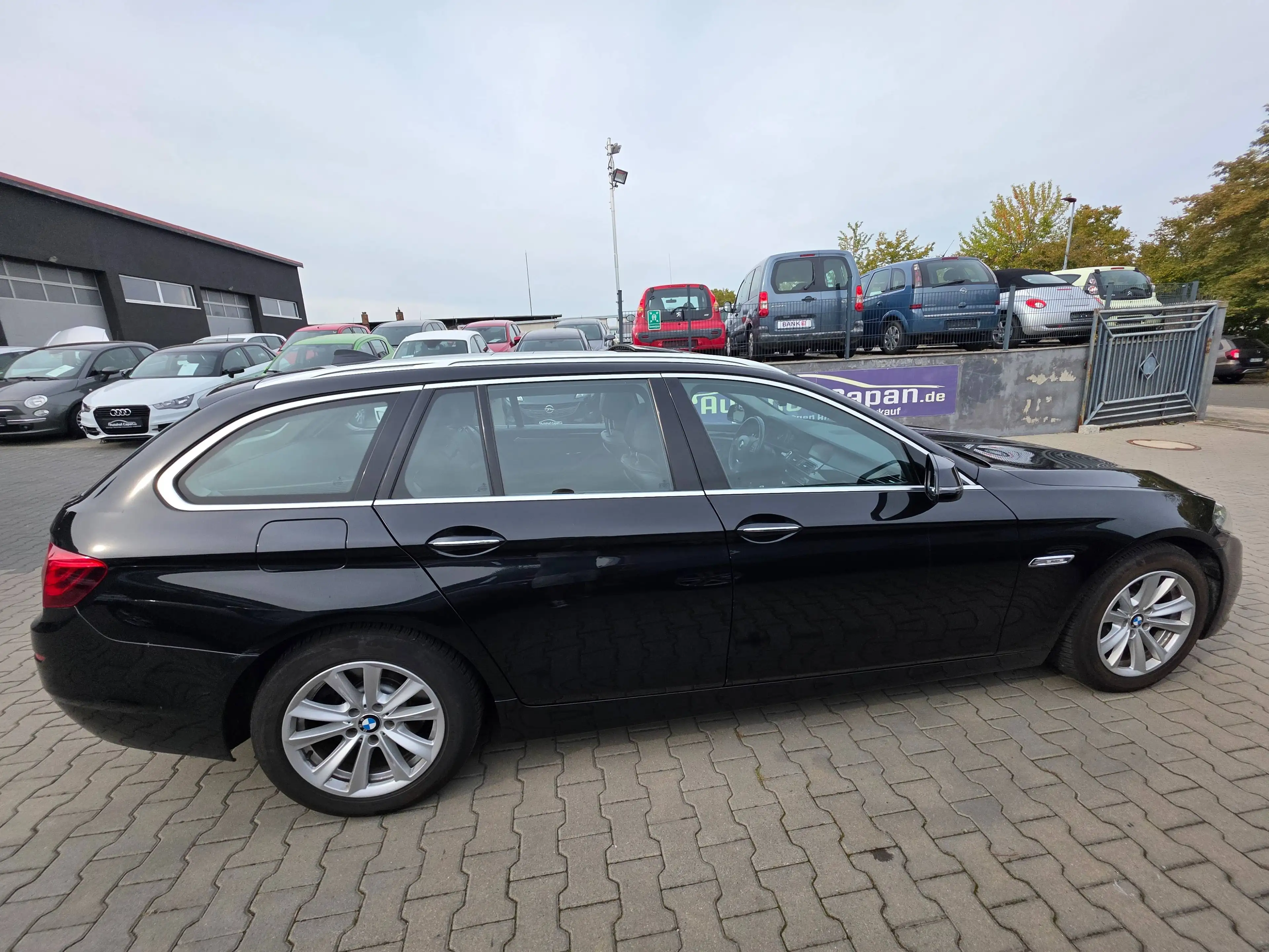 BMW 525 525d Touring Aut. ModernL./Navi/Leder/Pano/LED/PDC/Sitzh/ — photo 4