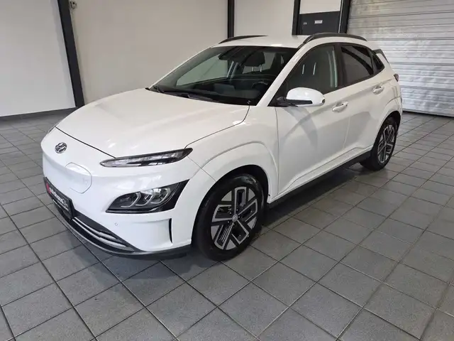 Hyundai Kona view 3