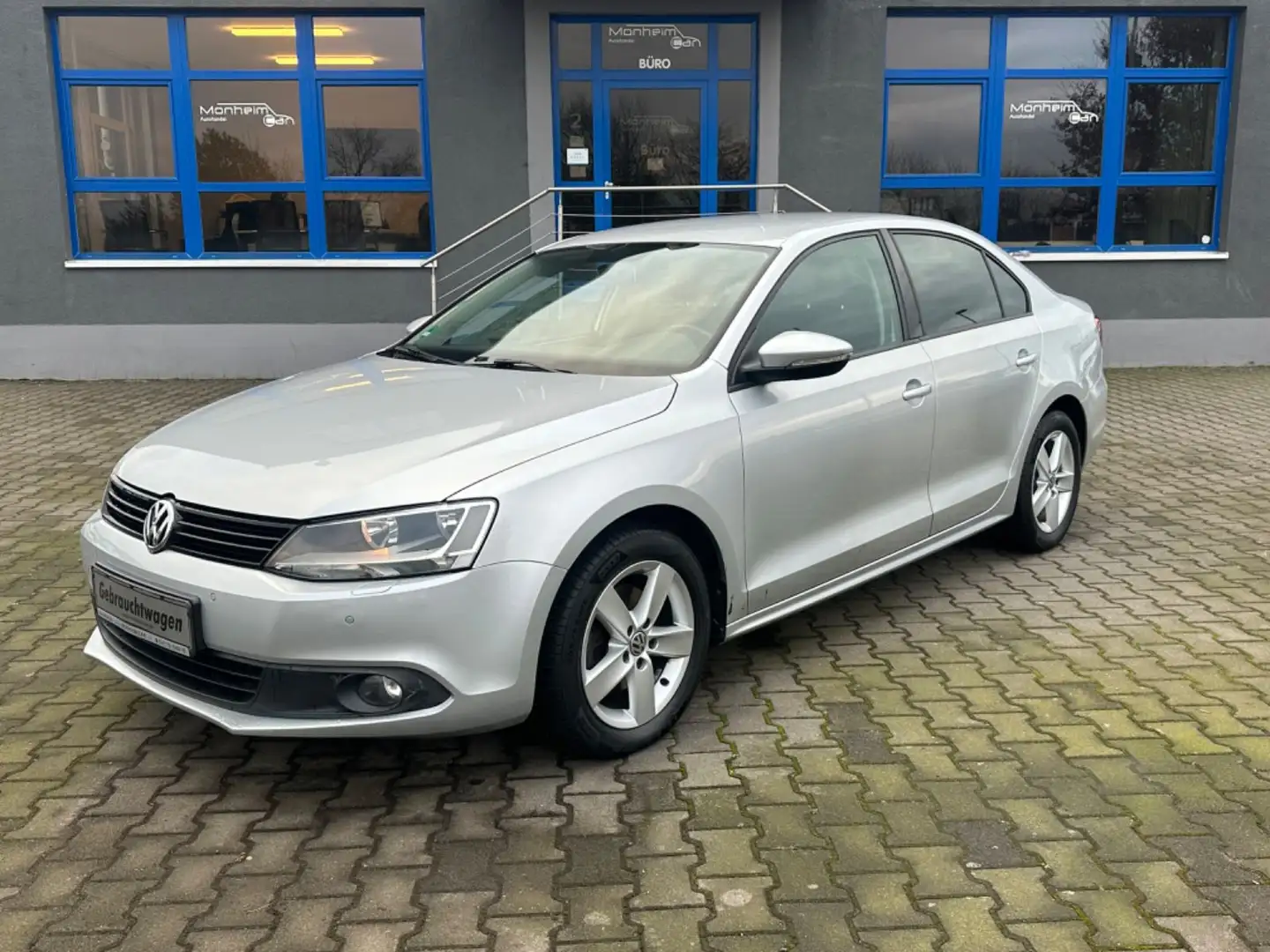 Volkswagen Jetta VI Life Plateado - 1