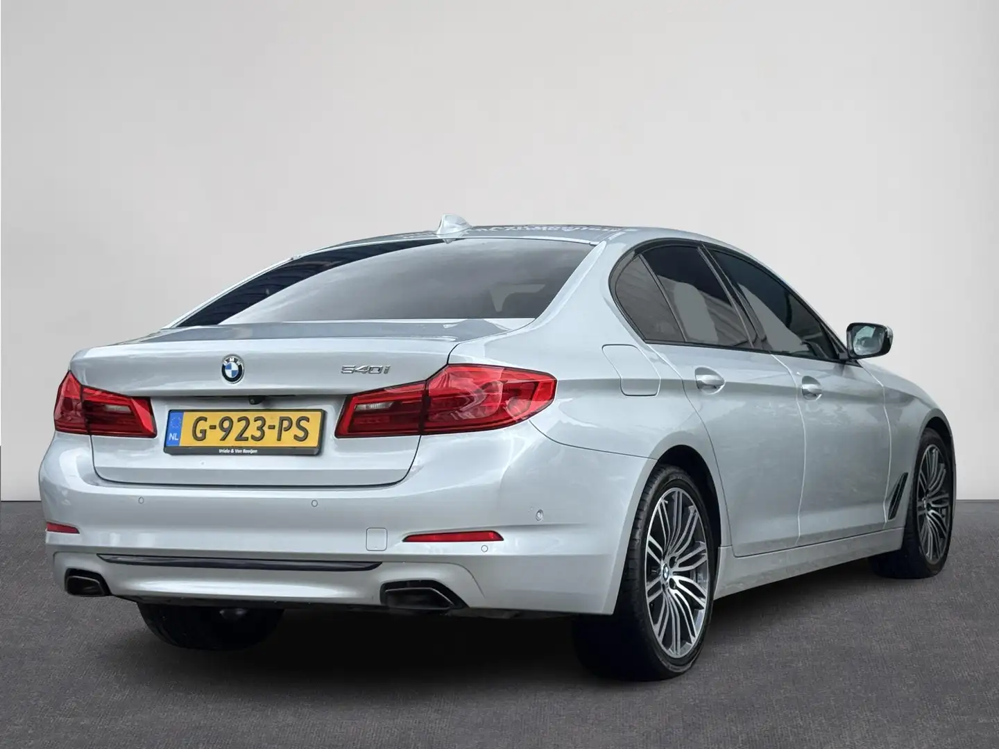 BMW 540 5-serie 540i High Executive Pano | Stoelverw. + Ve Gris - 2
