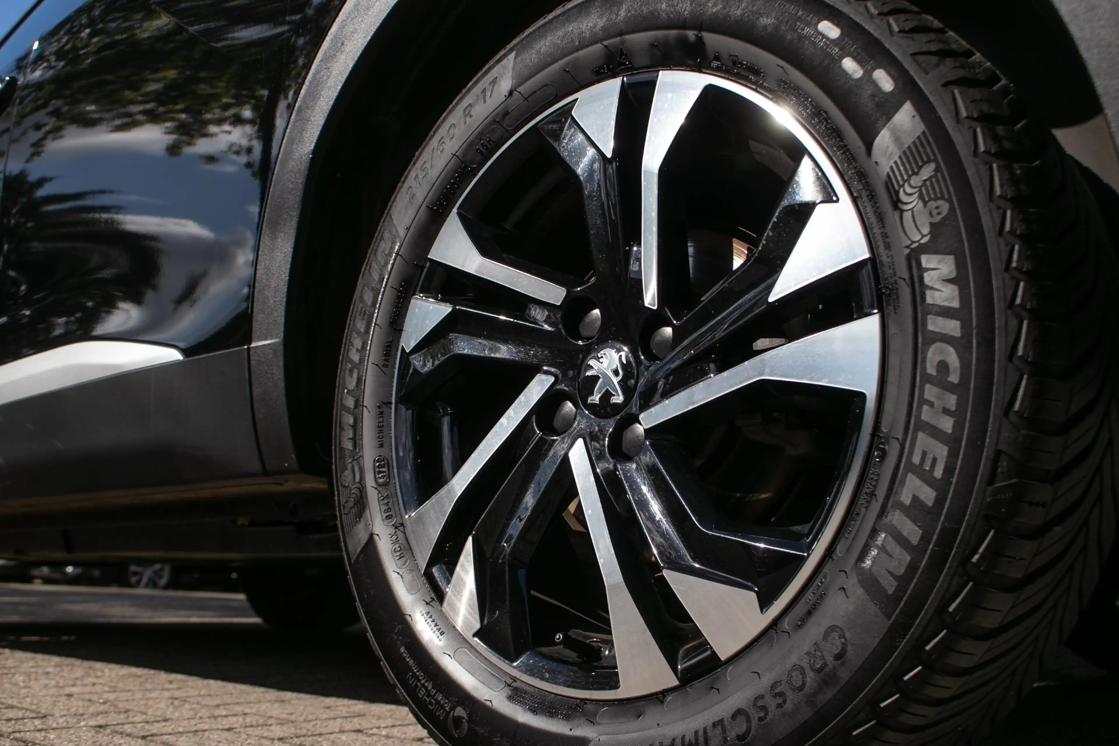 Peugeot e-2008 EV Allure Pack 50 kWh SOH 96% — photo 14