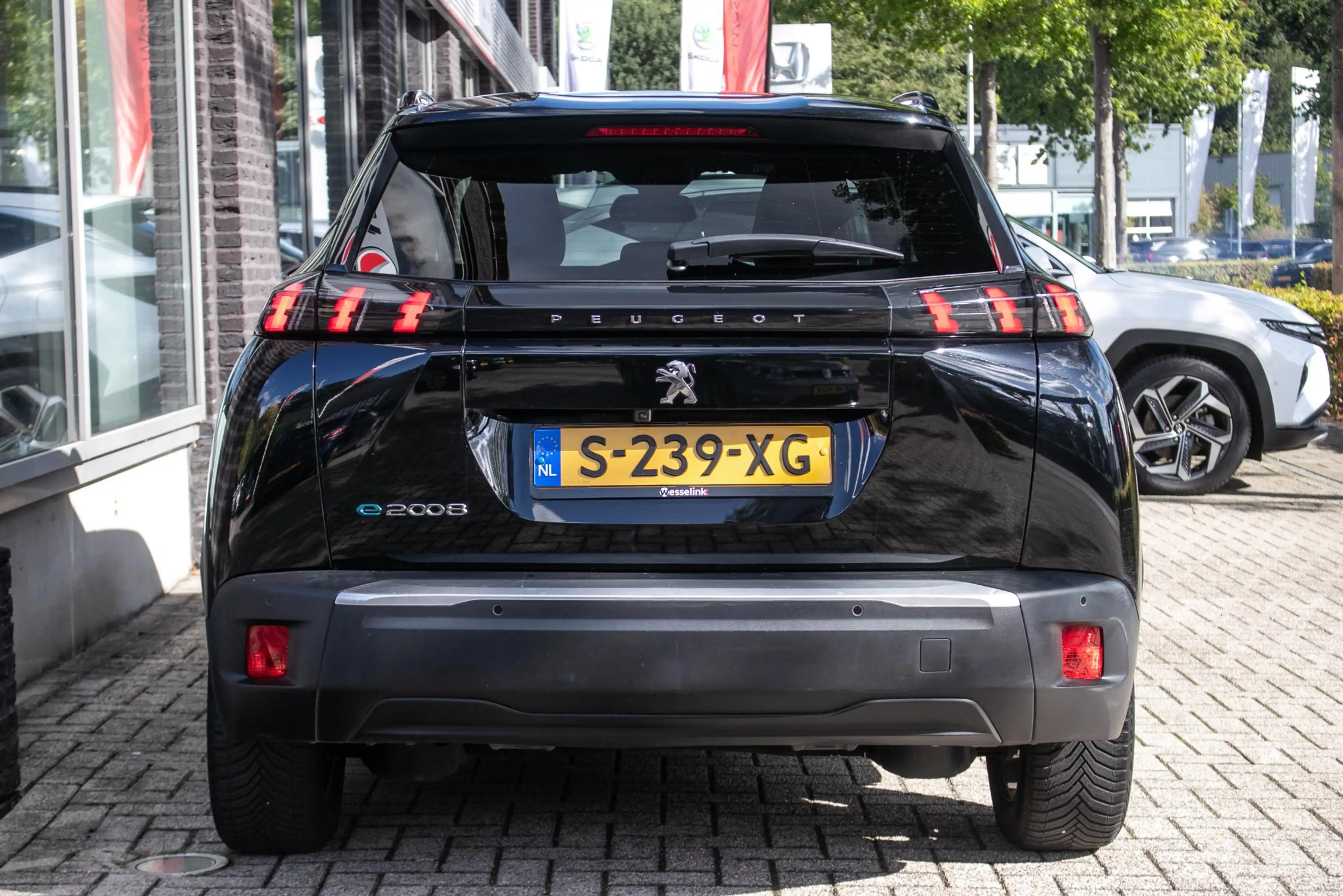 Peugeot e-2008 EV Allure Pack 50 kWh SOH 96% — photo 11