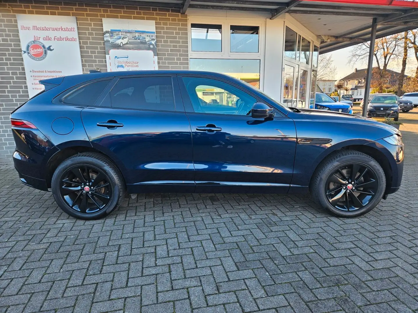 Jaguar F-Pace F-PACE R-Dynamic SE AWD STDHZG KAM LED Bleu - 2