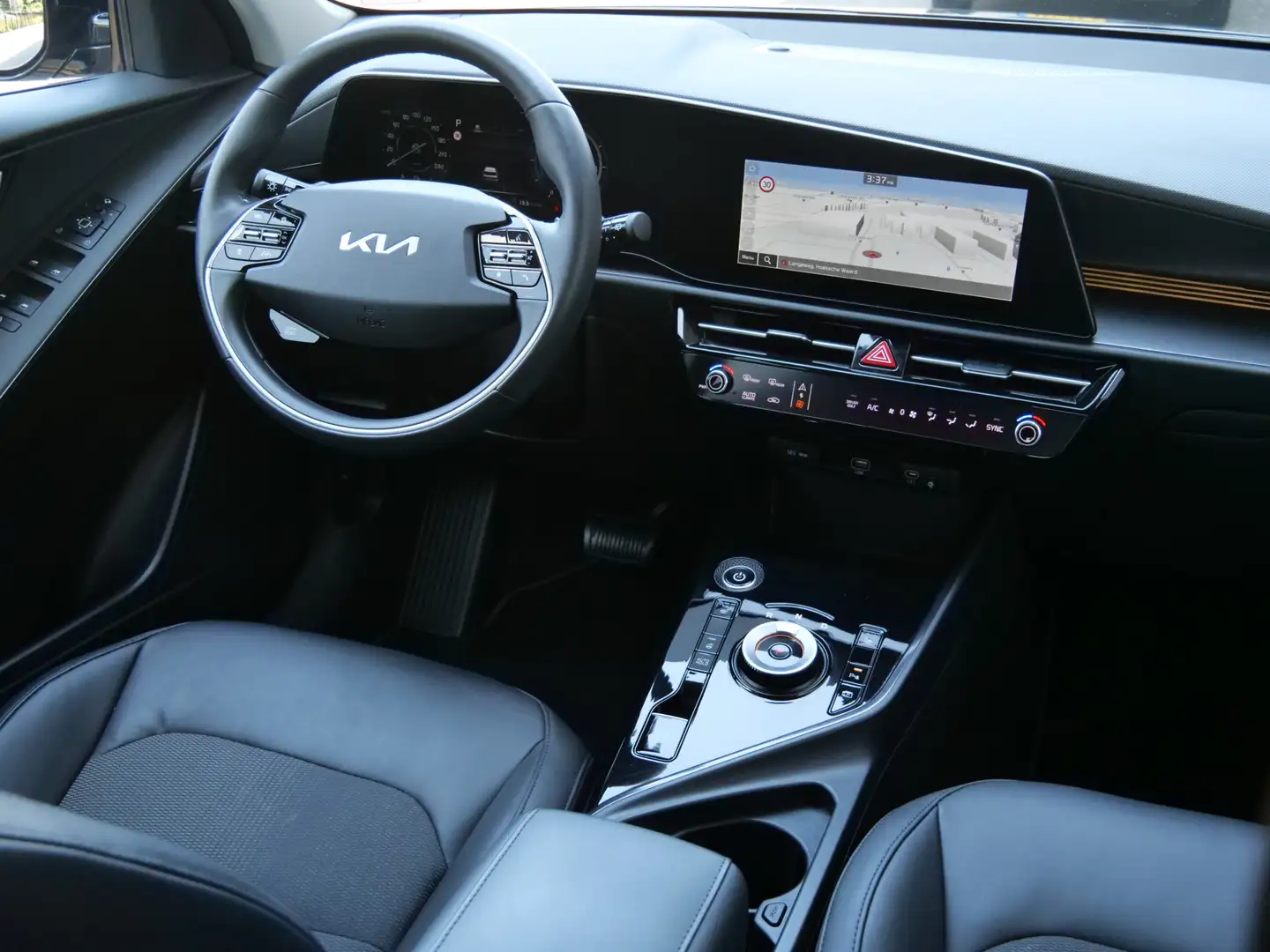 Kia e-Niro EV Dynamic Line 64.8 kWh 204 Pk Navigatie / Stoelv Zwart - 2