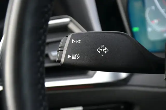 BMW 3 Series view 17