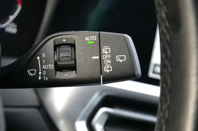 BMW 3 Series view 21