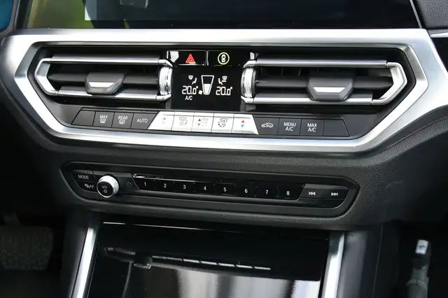 BMW 3 Series view 15